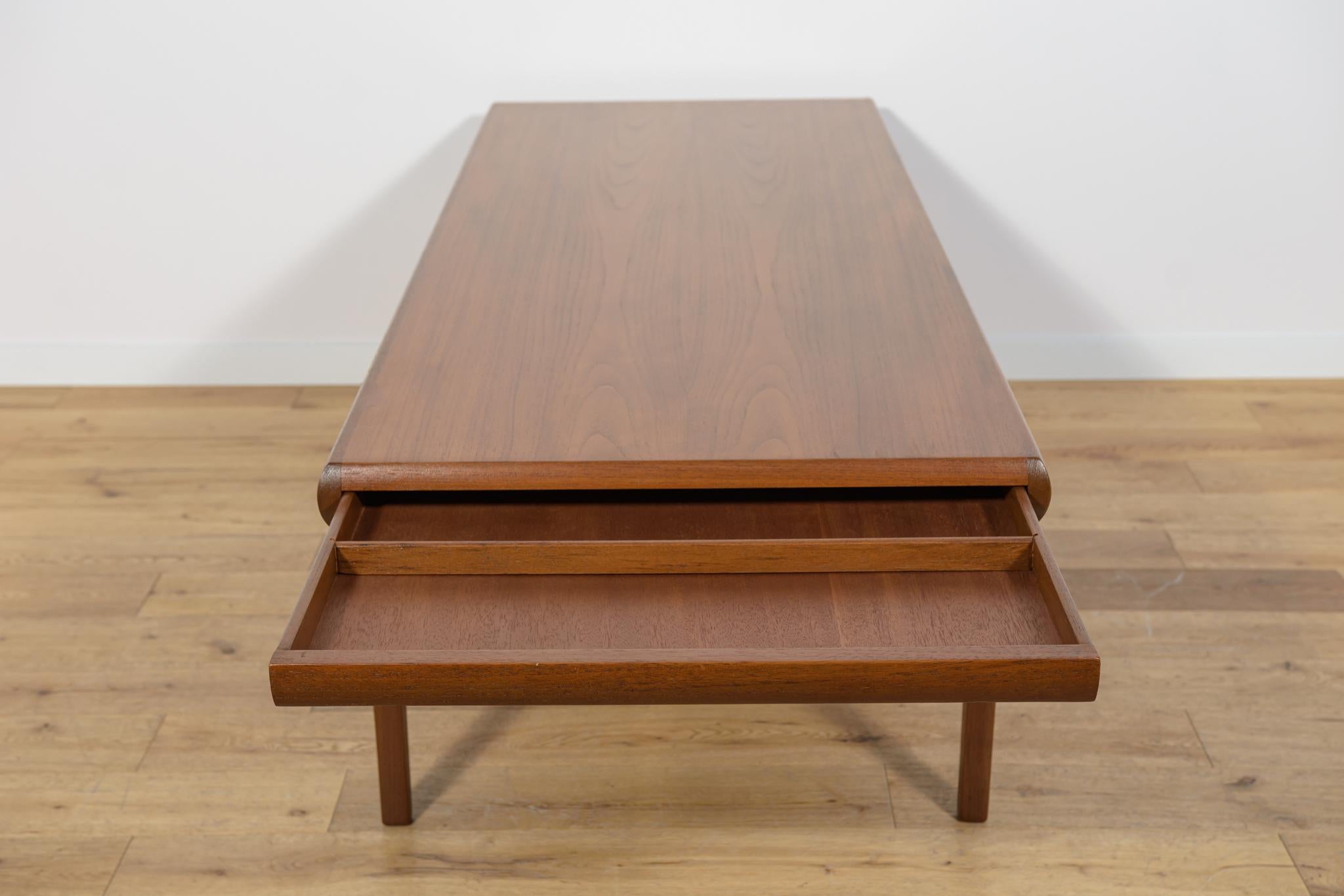 Table basse en teck du milieu du siècle par Johannes Andersen pour CFC Silkeborg, Danemark. en vente 3