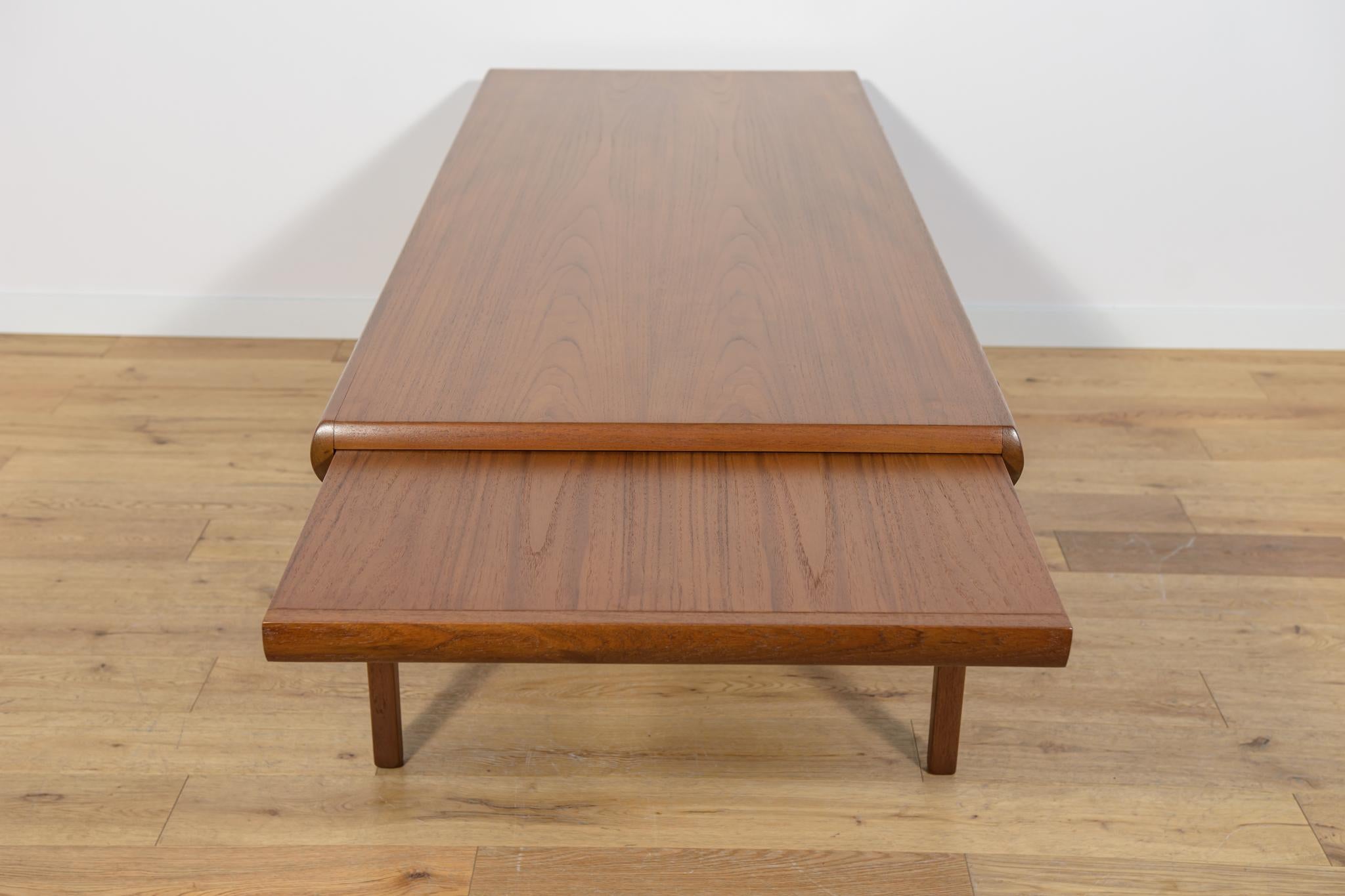 Table basse en teck du milieu du siècle par Johannes Andersen pour CFC Silkeborg, Danemark. en vente 4