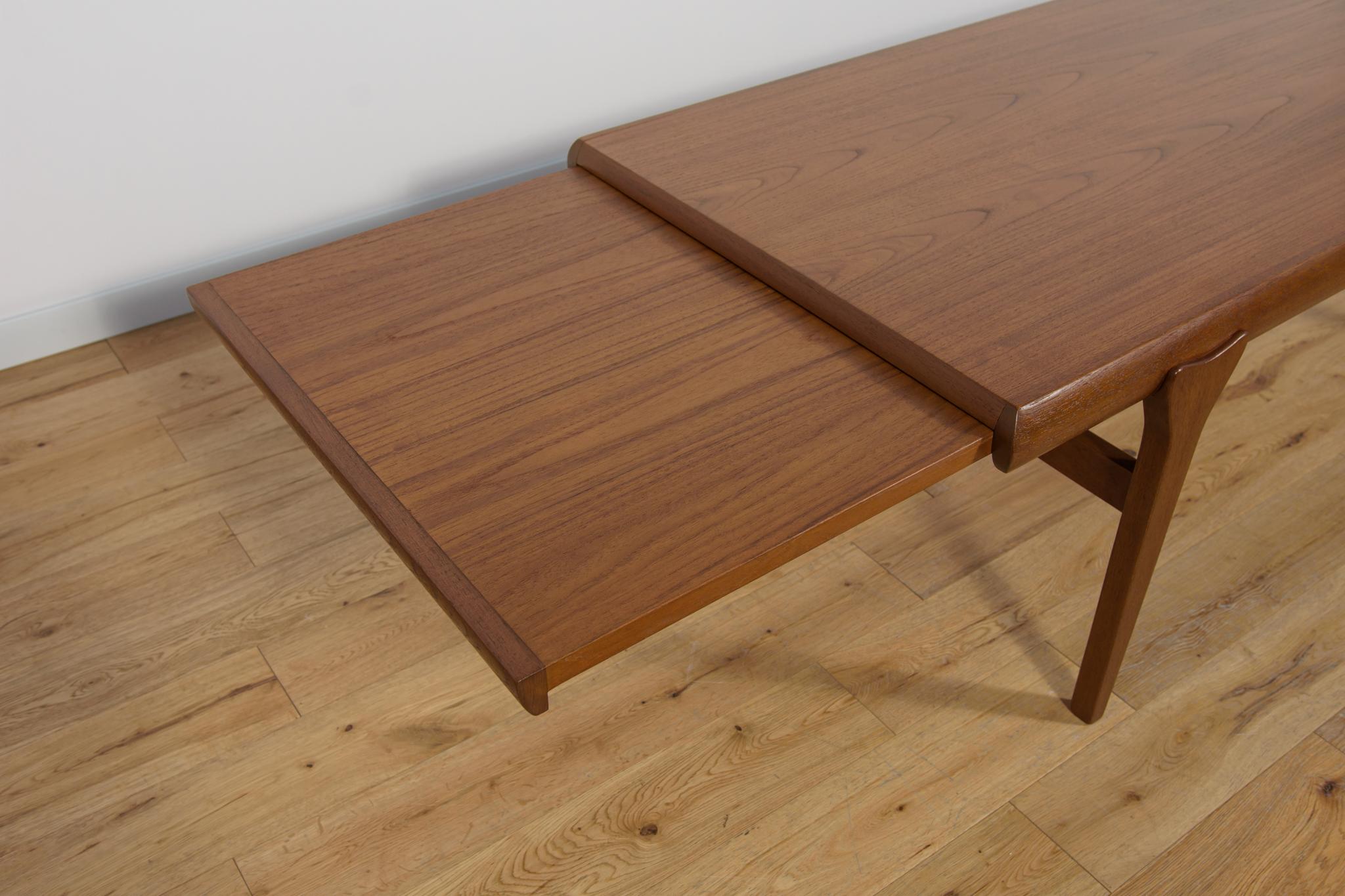 Table basse en teck du milieu du siècle par Johannes Andersen pour CFC Silkeborg, Danemark. en vente 6