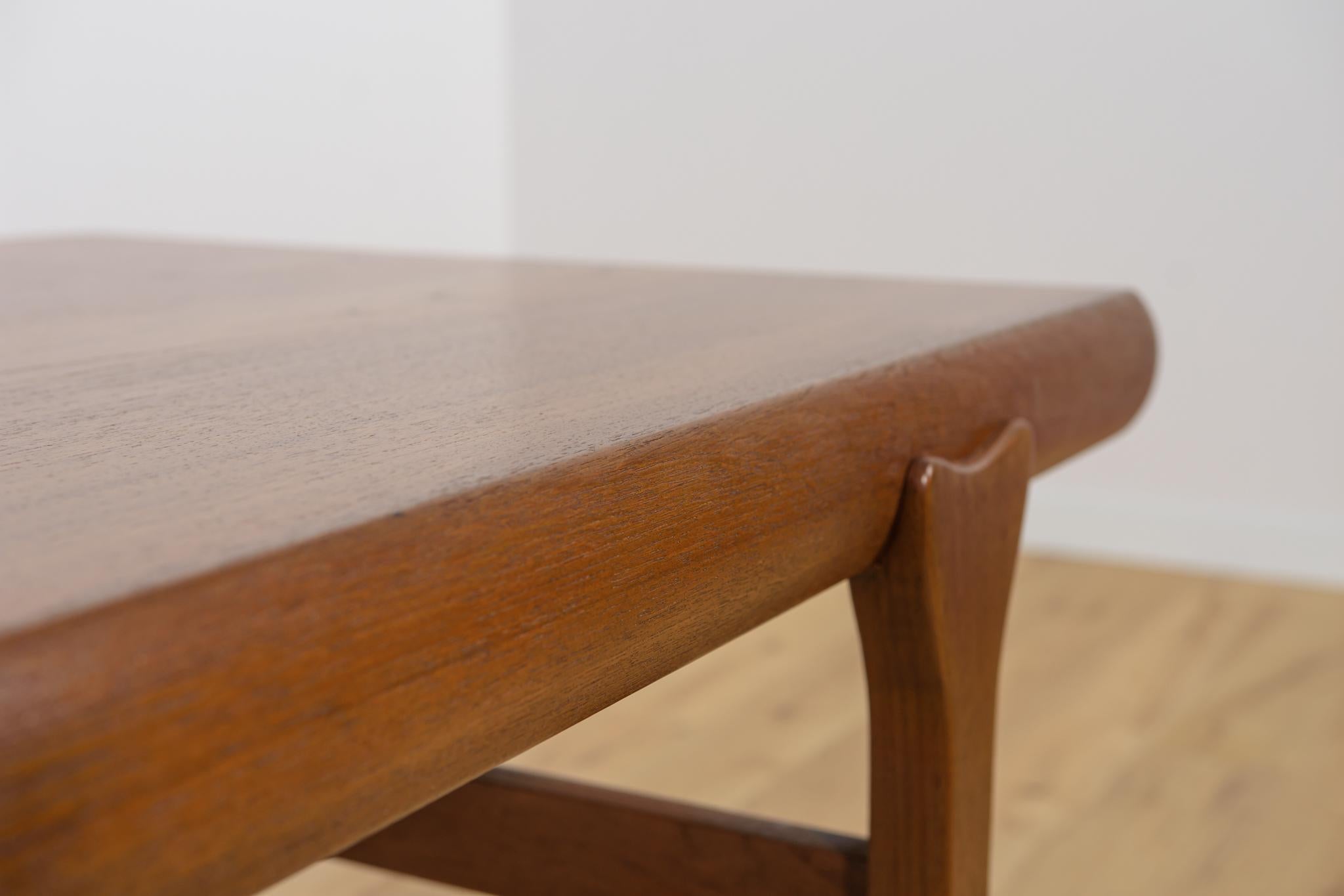 Table basse en teck du milieu du siècle par Johannes Andersen pour CFC Silkeborg, Danemark. en vente 11