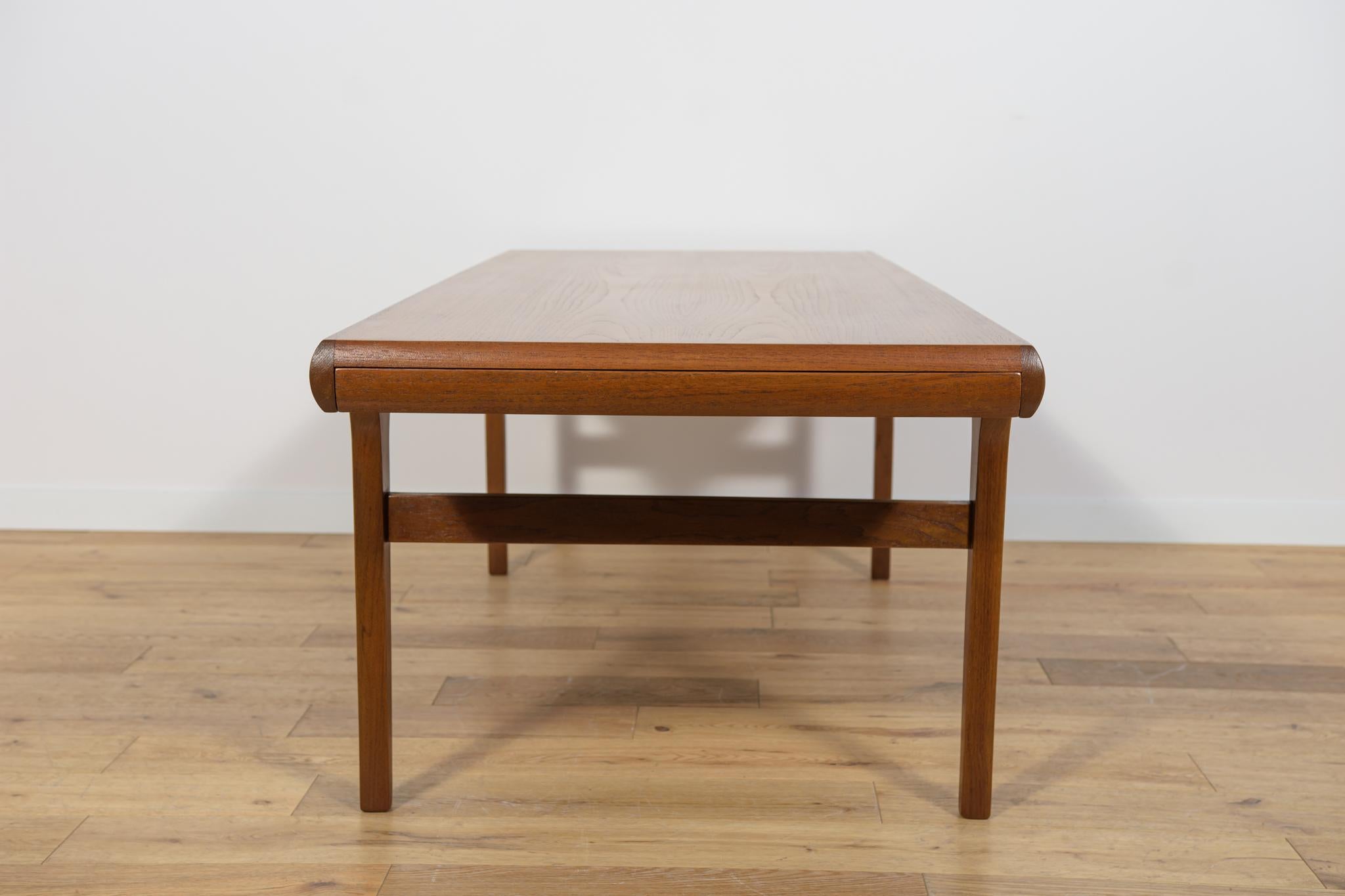 Milieu du XXe siècle Table basse en teck du milieu du siècle par Johannes Andersen pour CFC Silkeborg, Danemark. en vente