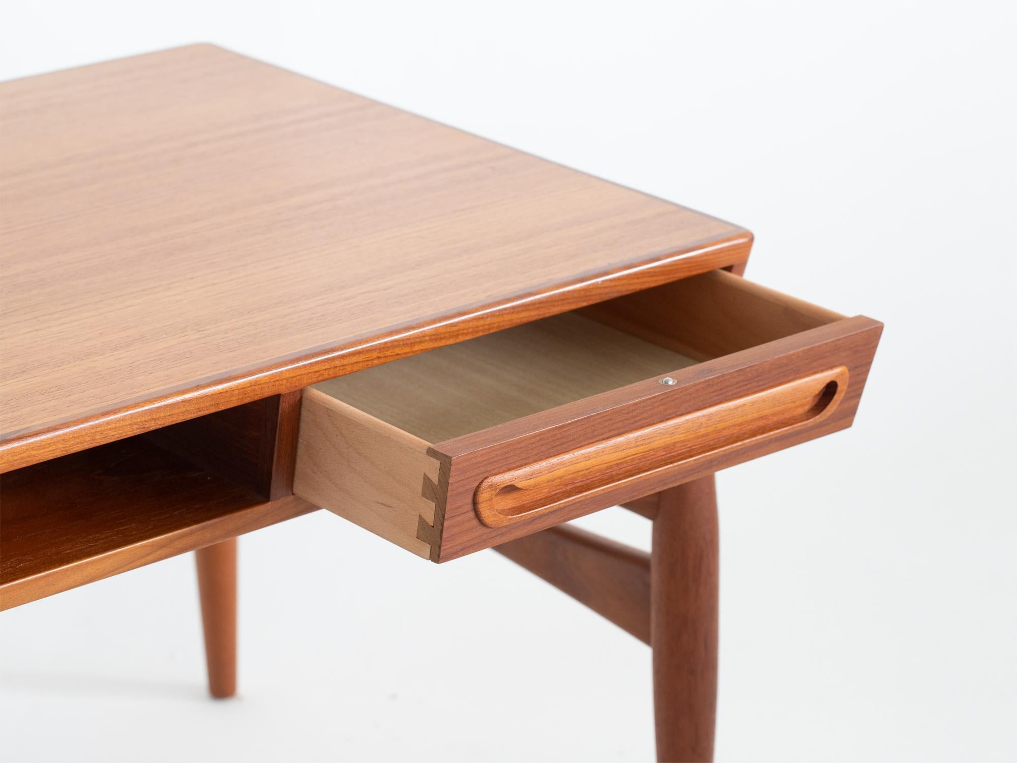 Mid-Century Teak Coffee Table by Johannes Andersen In Good Condition In Wembley, GB