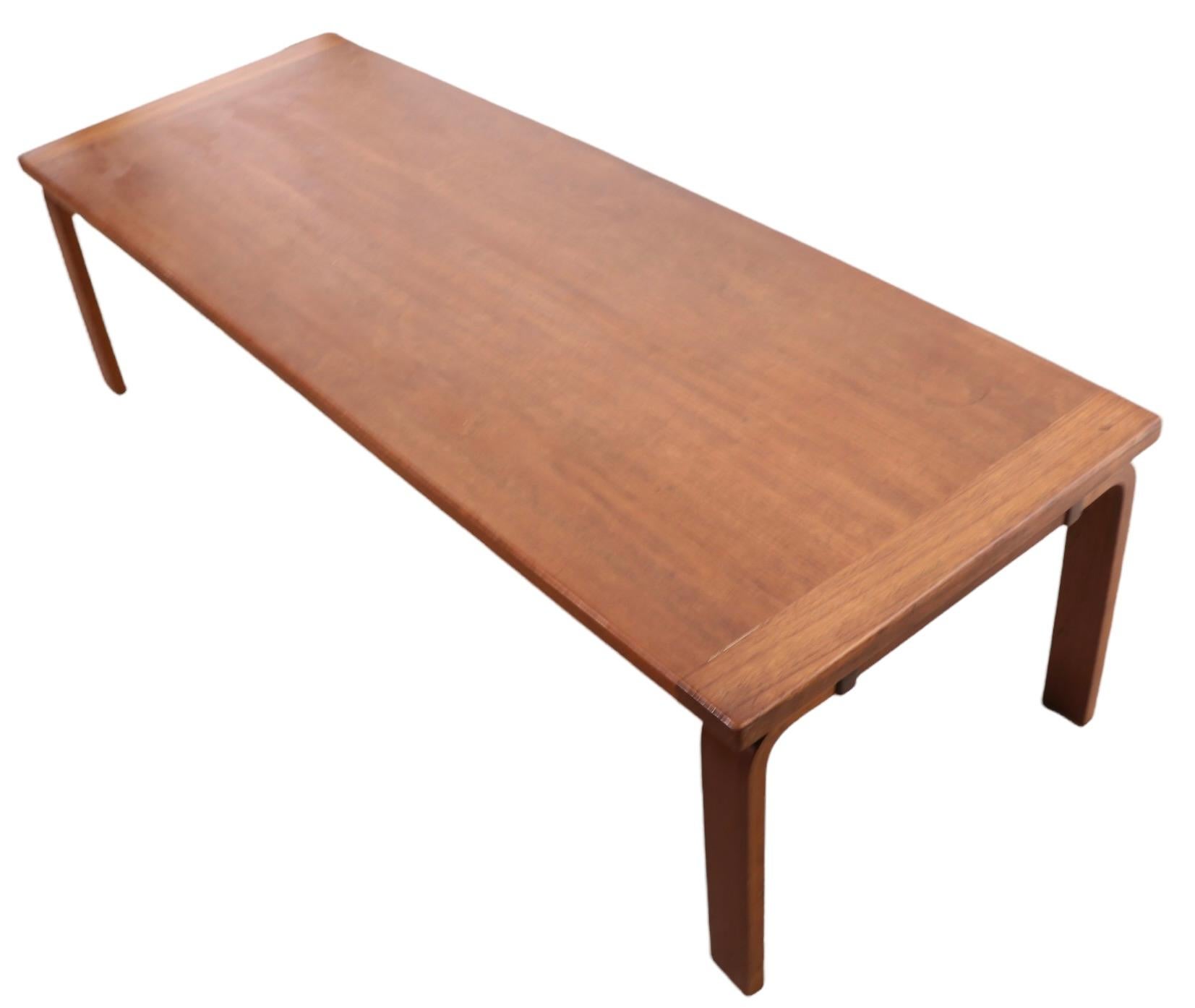 Table basse en teck du milieu du siècle par Westnofa, fabriquée en Norvège, vers les années 1960/1970 en vente 5