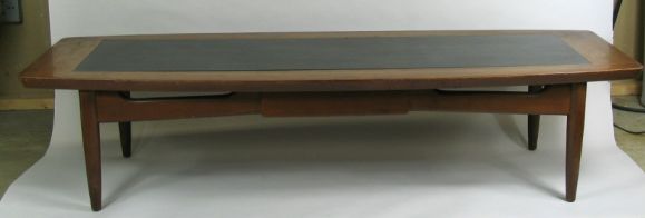 Bois Noyer scandinave du milieu du siècle dernier  Table basse en vente