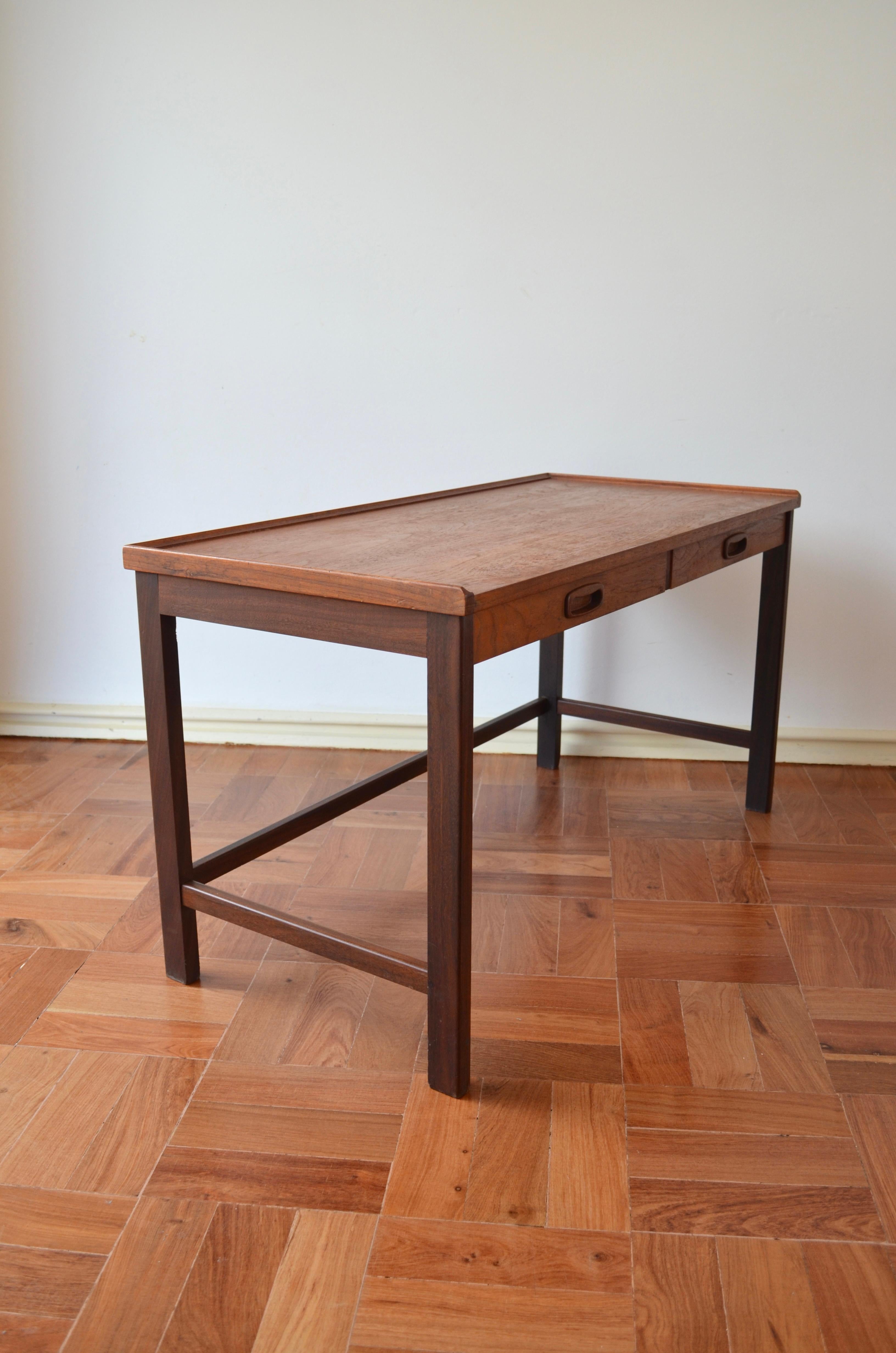 Tavolino da caffè in teak del metà secolo In condizioni buone in vendita a Marinha Grande, PT