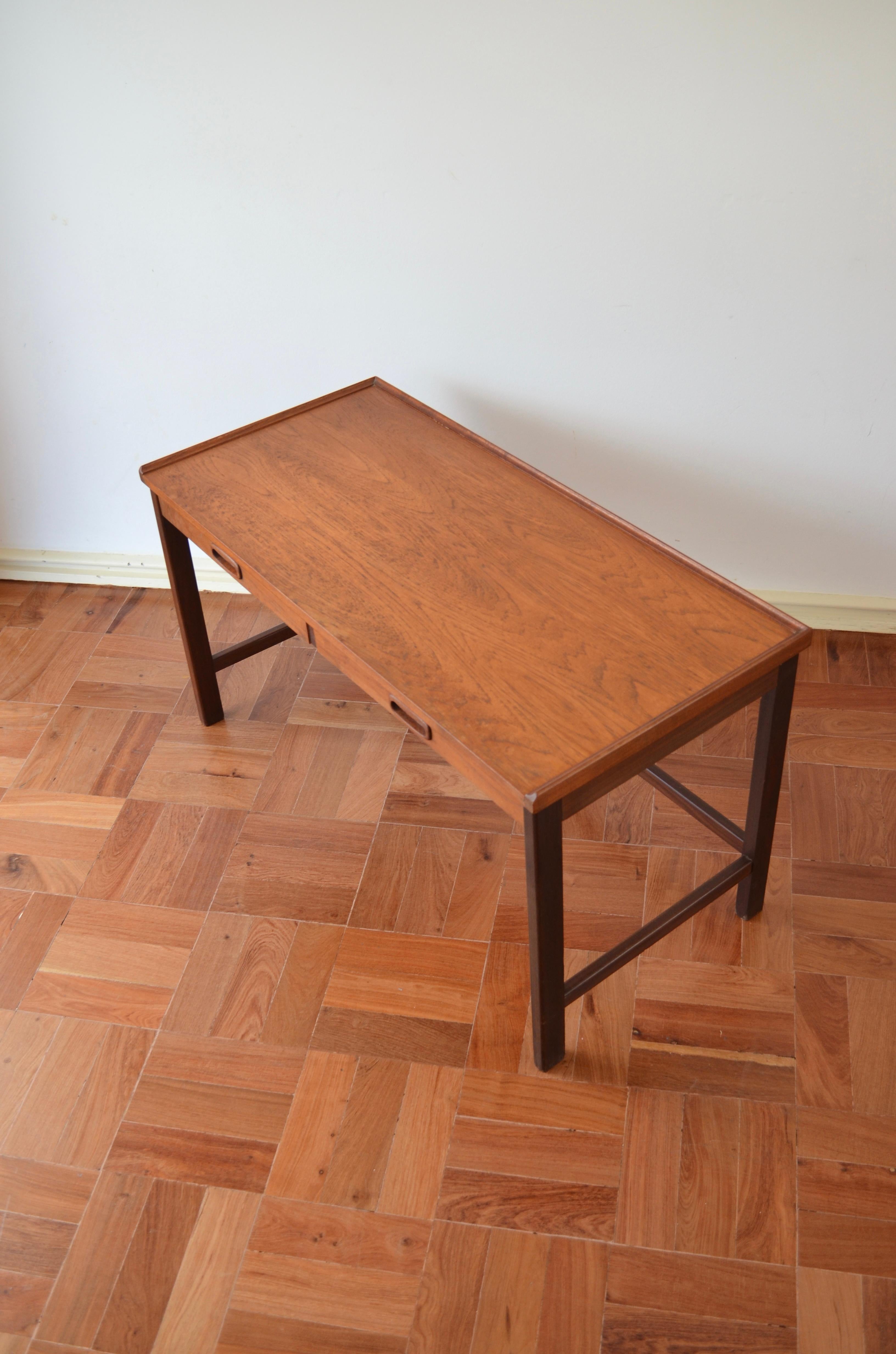 Teak Tavolino da caffè in teak del metà secolo in vendita