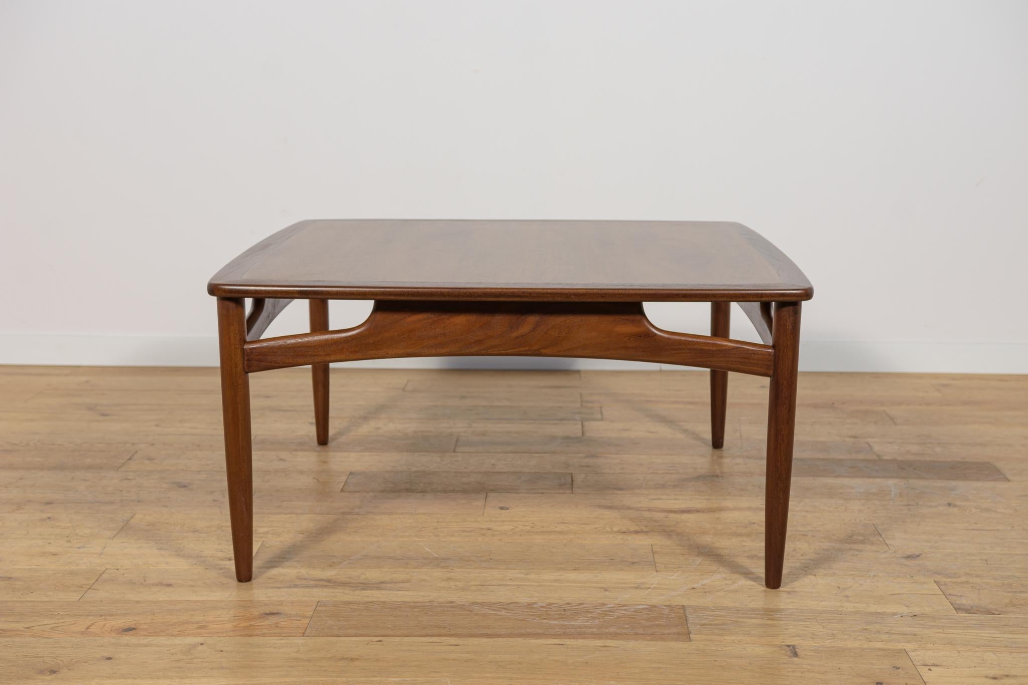 Mesa baja de teca Mid Century de G-Plan, Reino Unido, años 60 Moderno de mediados de siglo en venta
