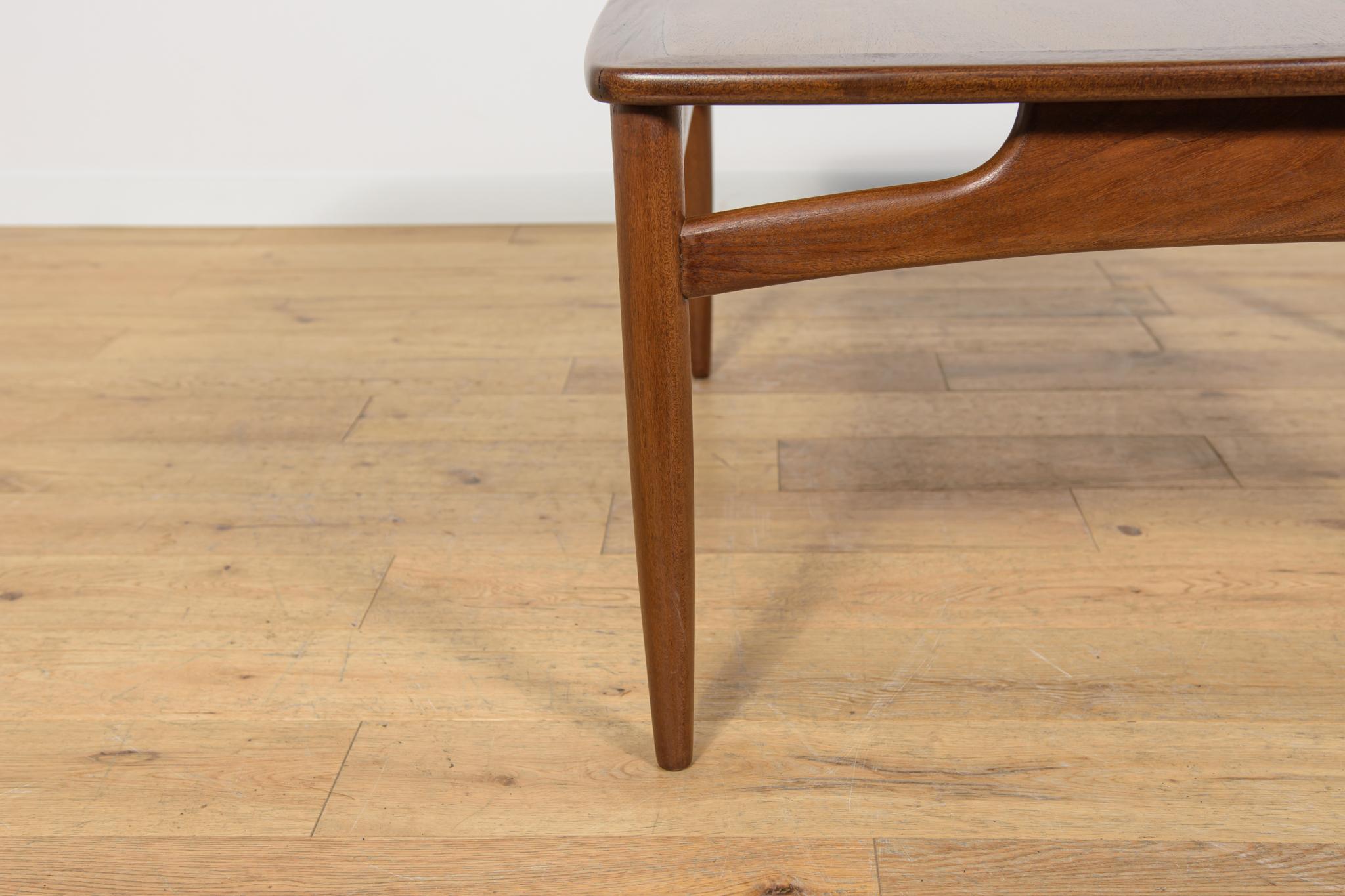 Mesa baja de teca Mid Century de G-Plan, Reino Unido, años 60 mediados del siglo XX en venta