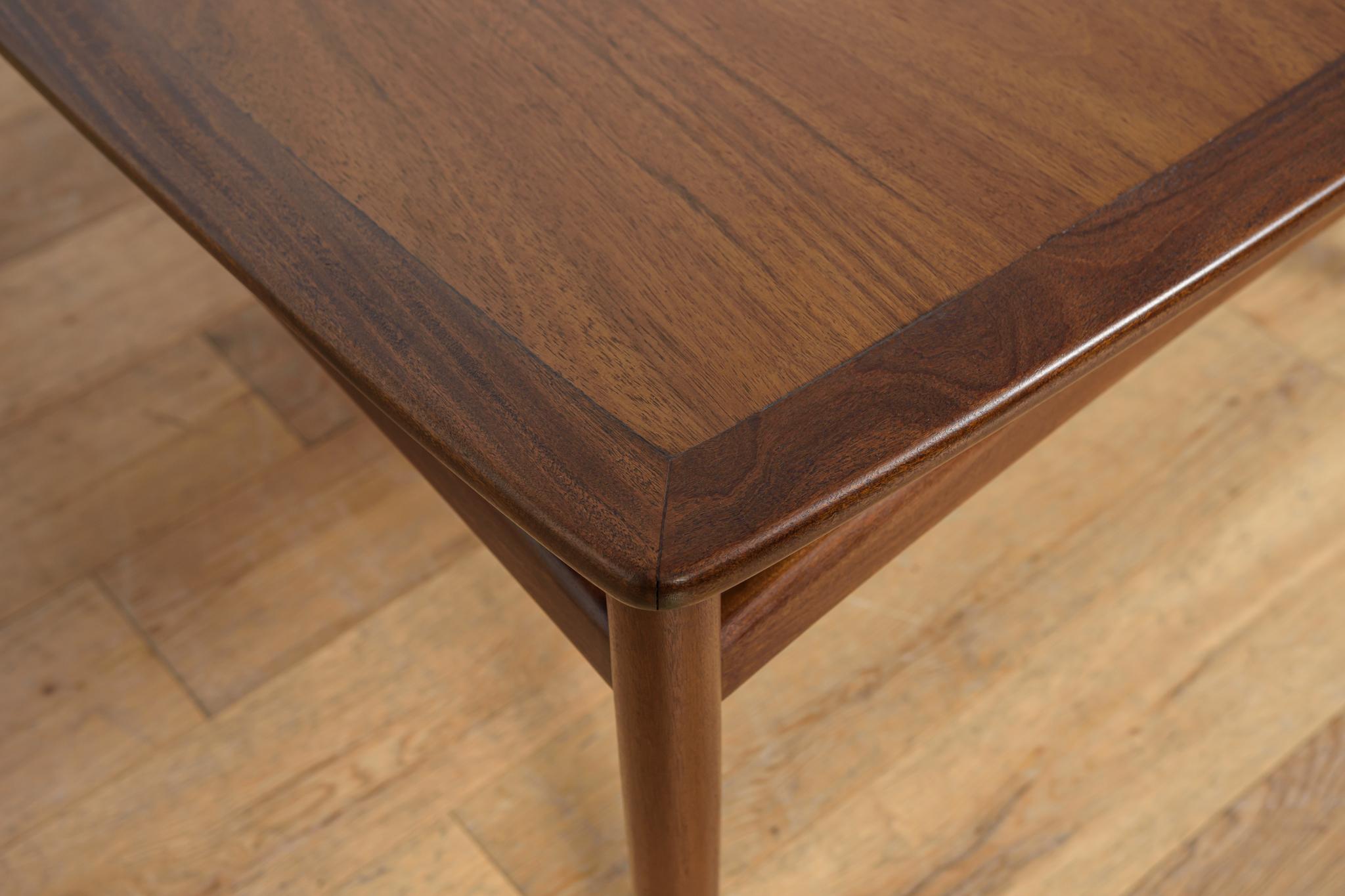Mesa baja de teca Mid Century de G-Plan, Reino Unido, años 60 Teca en venta