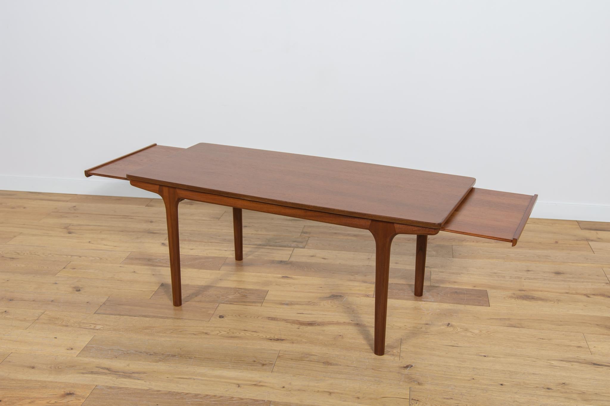Mid-Century Teak Coffee Table from McIntosh, 1960s For Sale 3