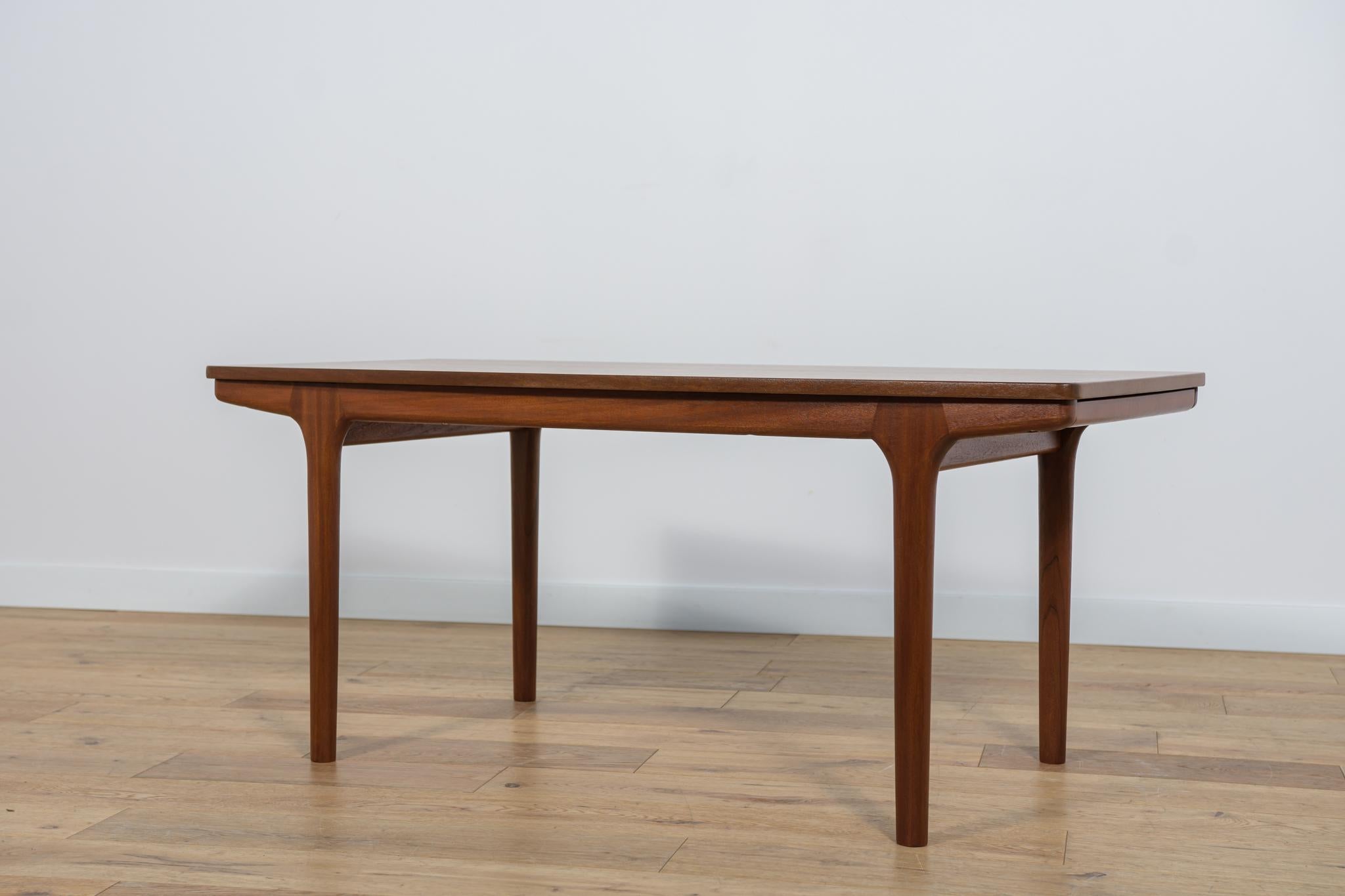 British Mid-Century Teak Coffee Table from McIntosh, 1960s For Sale