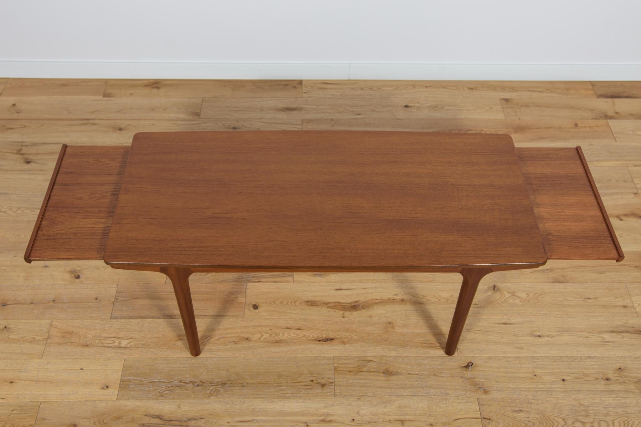 Mid-Century Teak Coffee Table from McIntosh, 1960s For Sale 1
