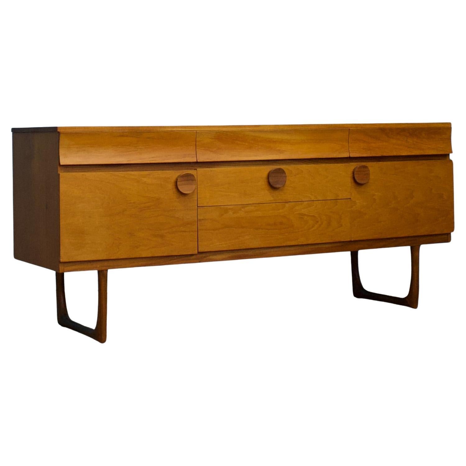 Credenza compatta in teak del Medioevo, anni '60