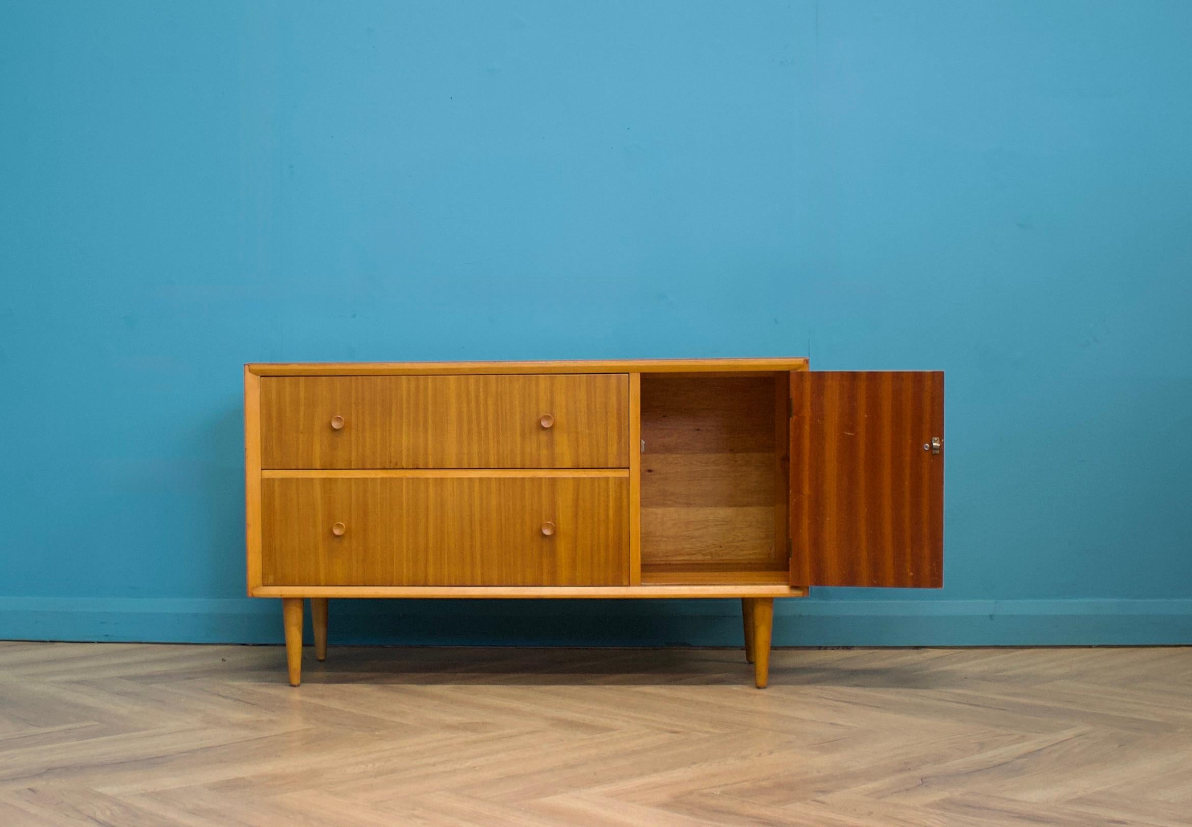 20ième siècle Enfilade compact en teck du milieu du siècle dernier de CWS, années 1960 en vente