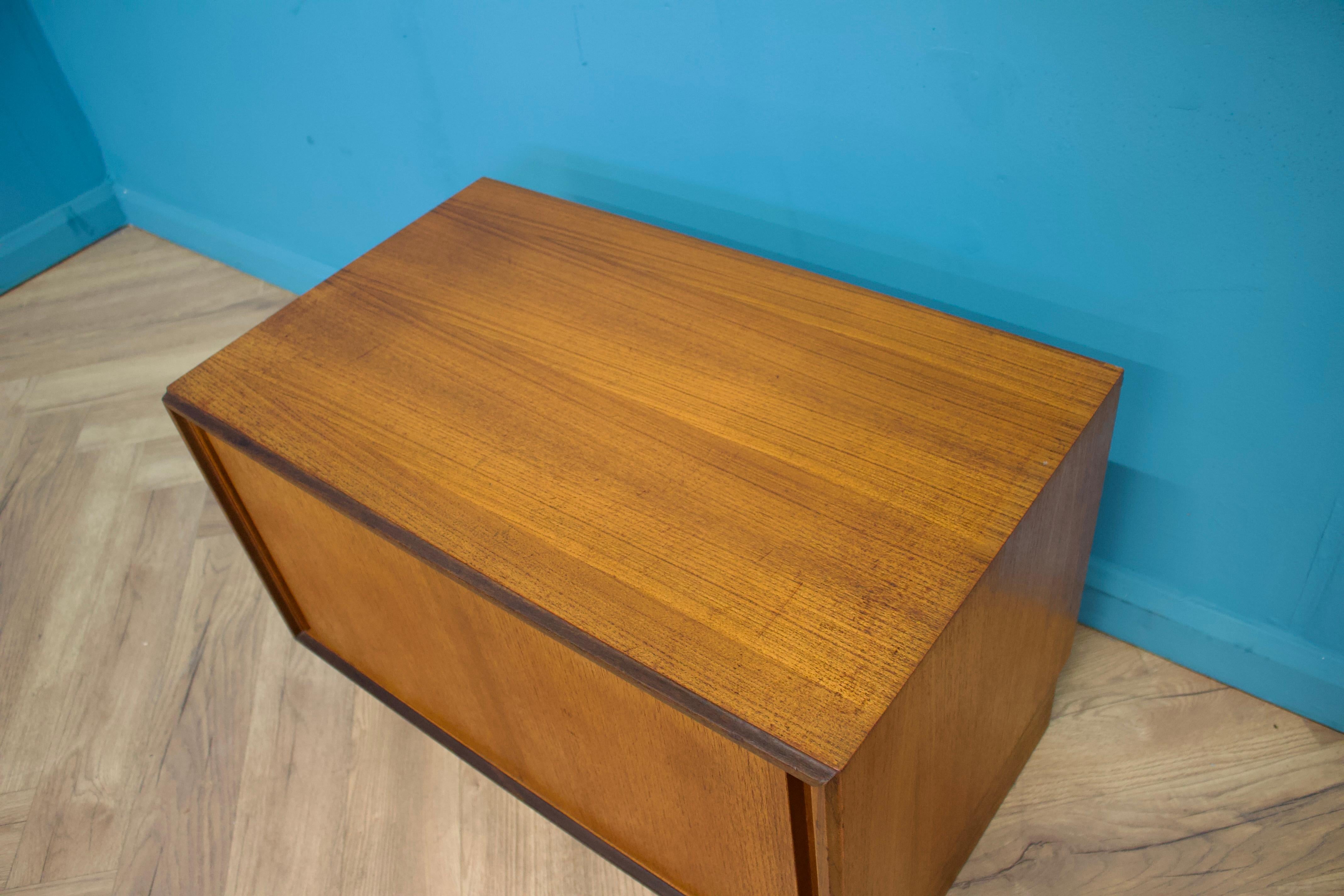 Britannique Enfilade compact en teck du milieu du siècle dernier de G Plan, années 1960 en vente