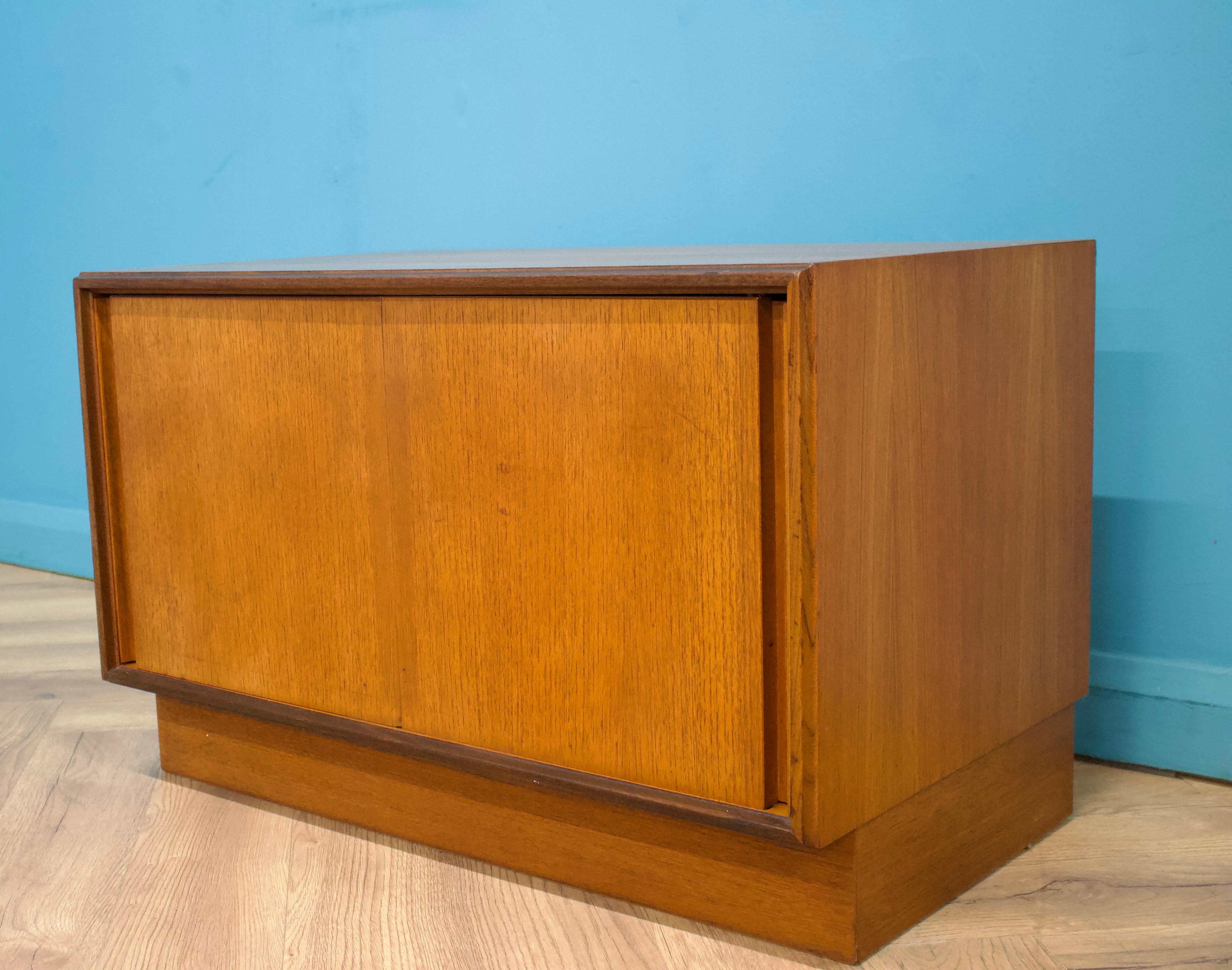Poli Enfilade compact en teck du milieu du siècle dernier de G Plan, années 1960 en vente