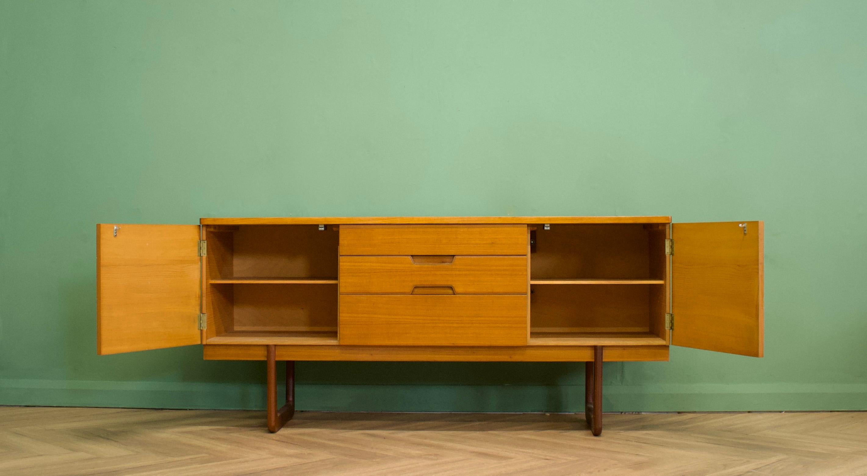 Mid Century Teak Compact Sideboard From Uniflex, 1960s In Good Condition In South Shields, GB