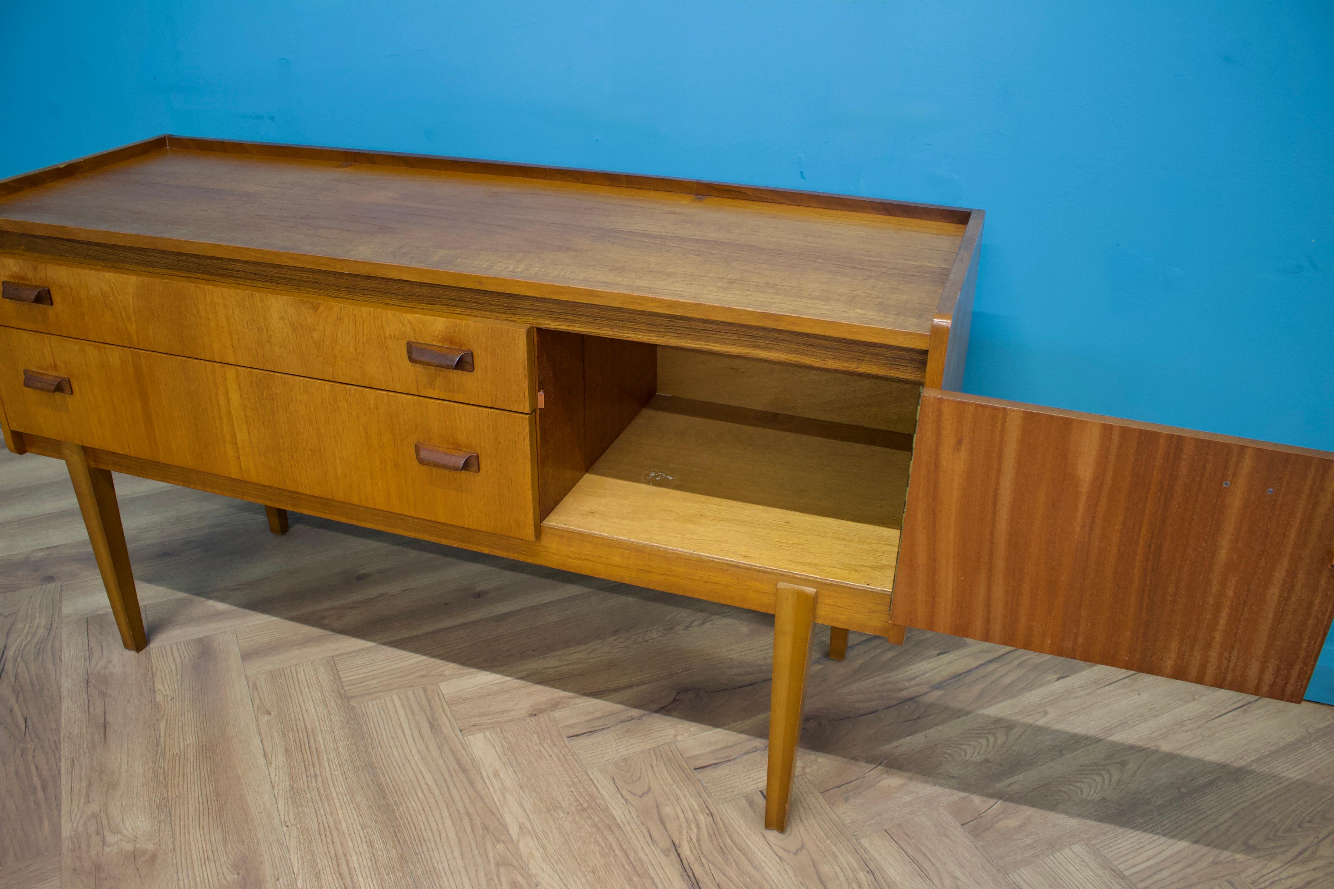 Kompaktes Sideboard aus Teakholz aus der Mitte des Jahrhunderts von Wrighton, 1960er Jahre im Zustand „Gut“ im Angebot in South Shields, GB