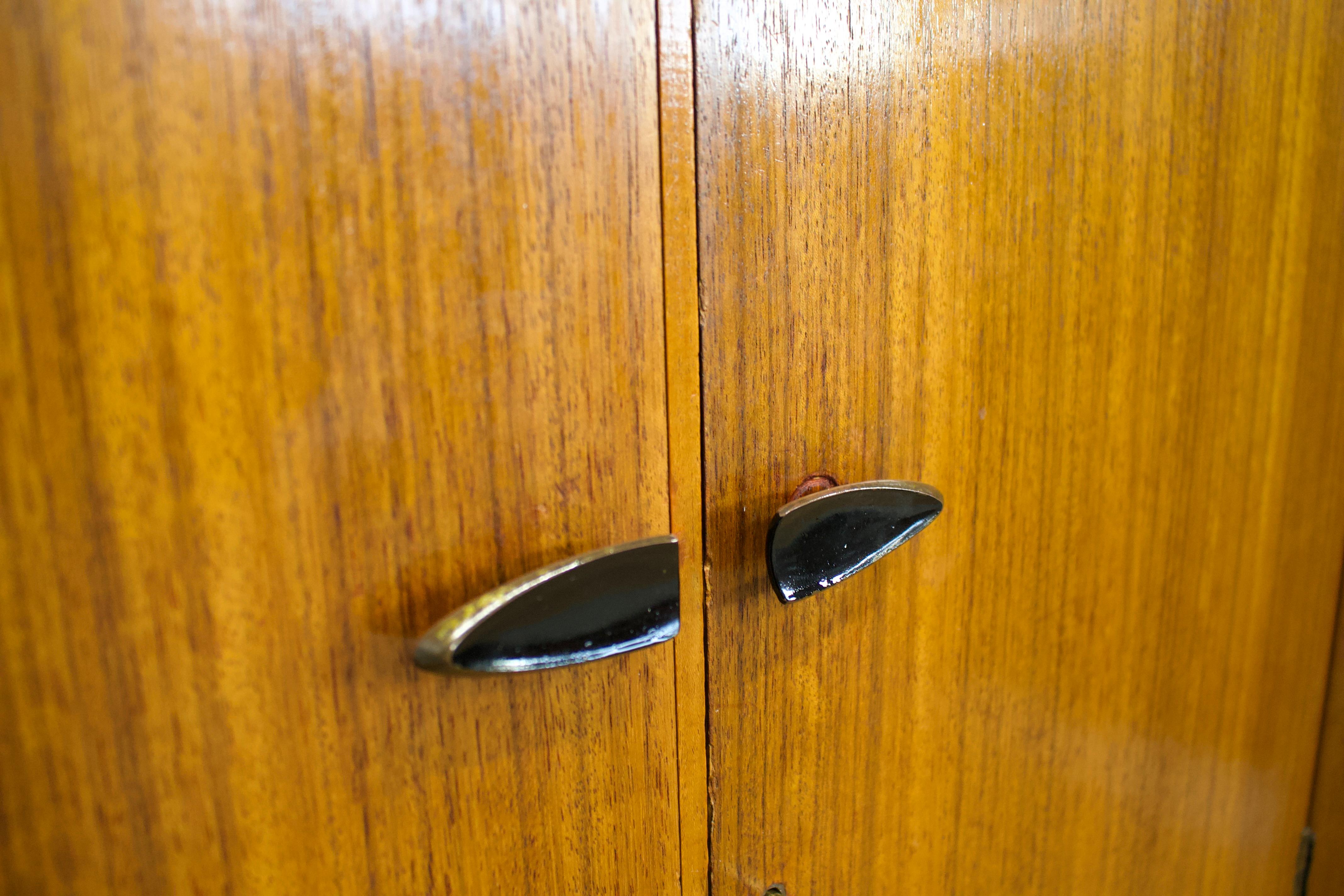 Armadio compatto in teak di metà secolo di Lebus, anni '60 in vendita 3