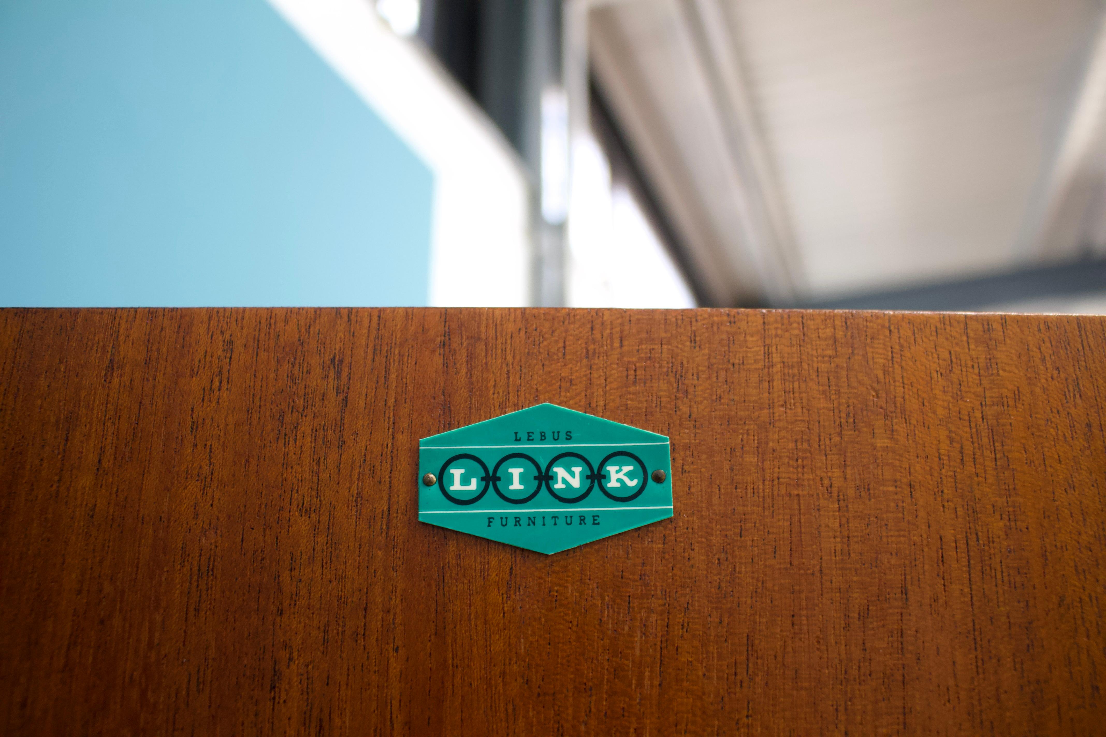 Armadio compatto in teak di metà secolo di Lebus, anni '60 in vendita 2