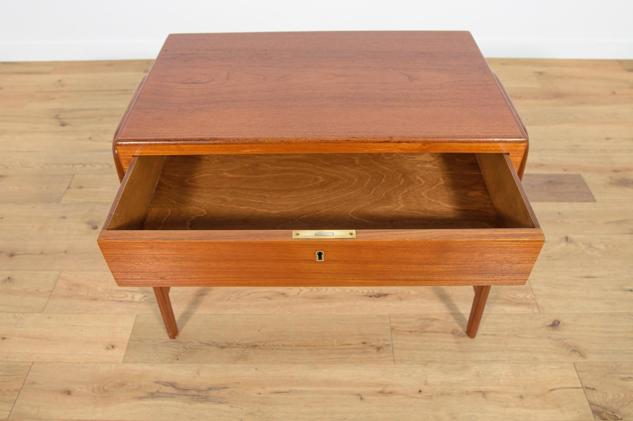 Mid-Century Teak Console Table, 1970s For Sale 3