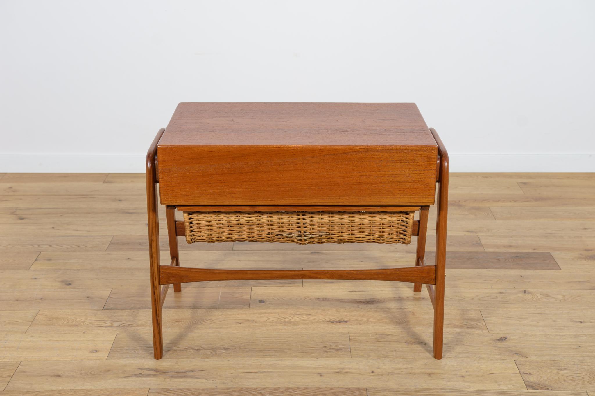 Mid-Century Teak Console Table, 1970s For Sale 1