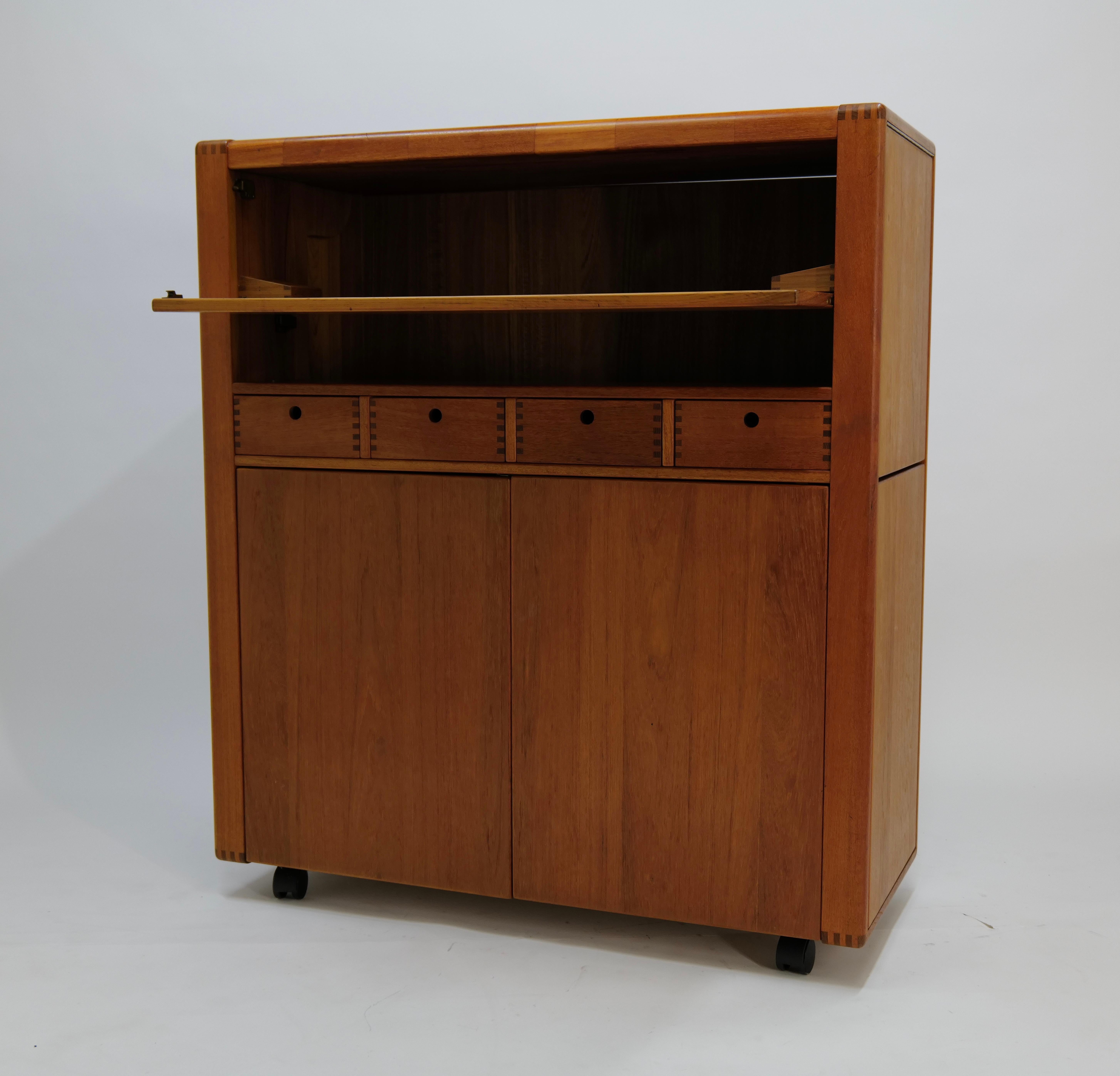 Mid-Century Modern Mid Century Teak Convertible Dry Bar