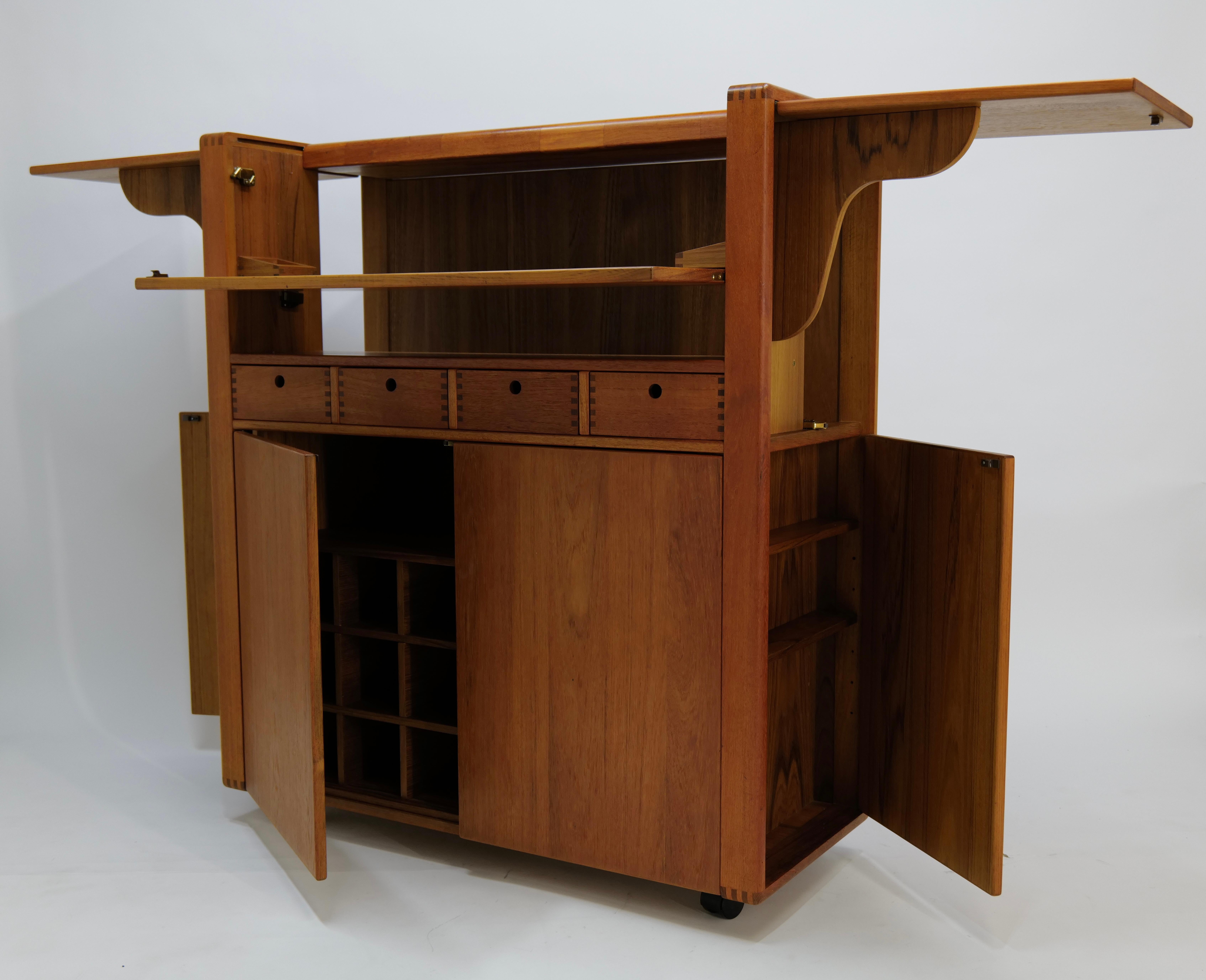 Mid Century Teak Convertible Dry Bar In Good Condition In Oklahoma City, OK