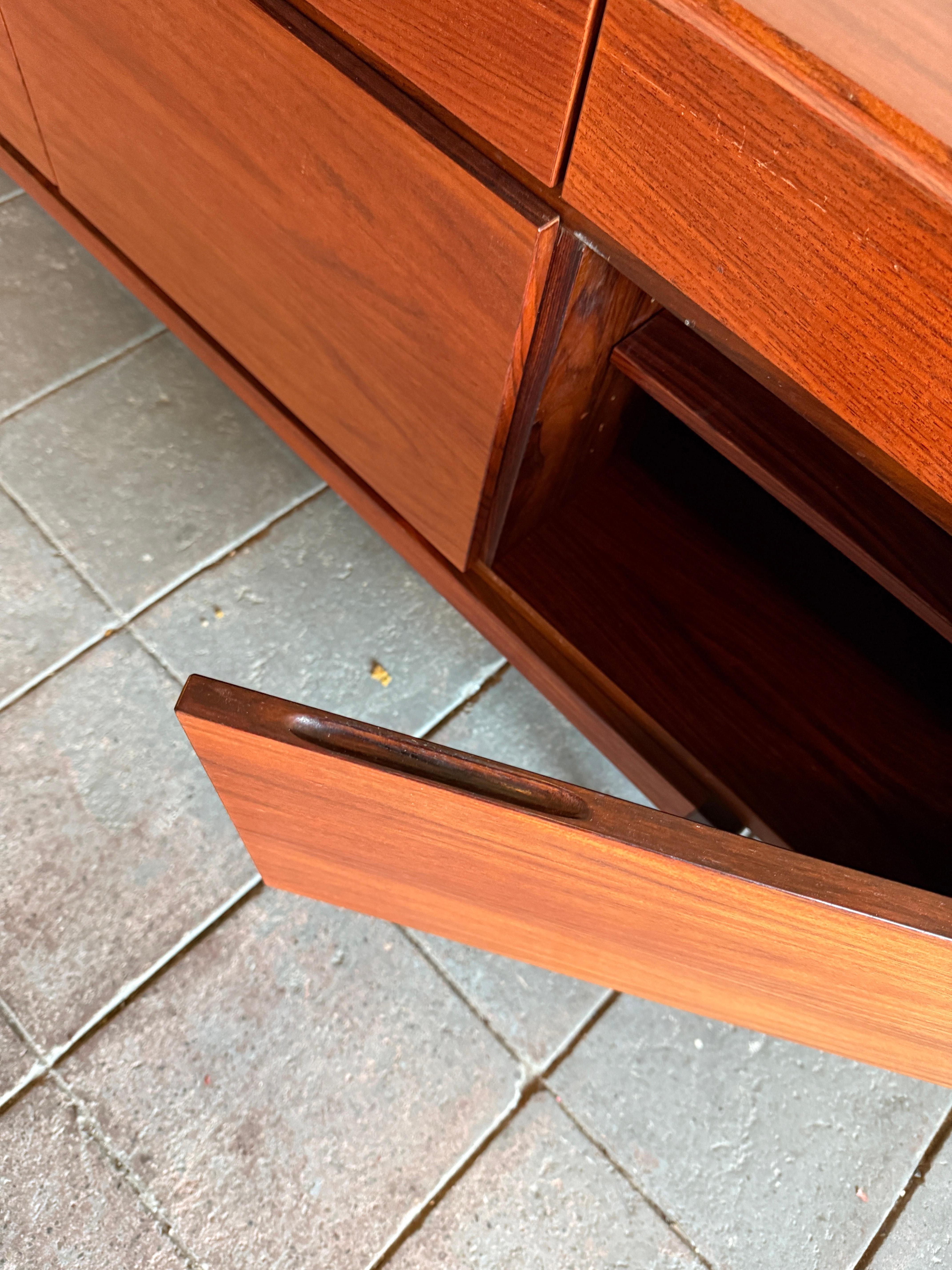 Mid century Rosewood Credenza by Ib Kofod-Larsen Faarup Møbelfabrik Model FA66 6