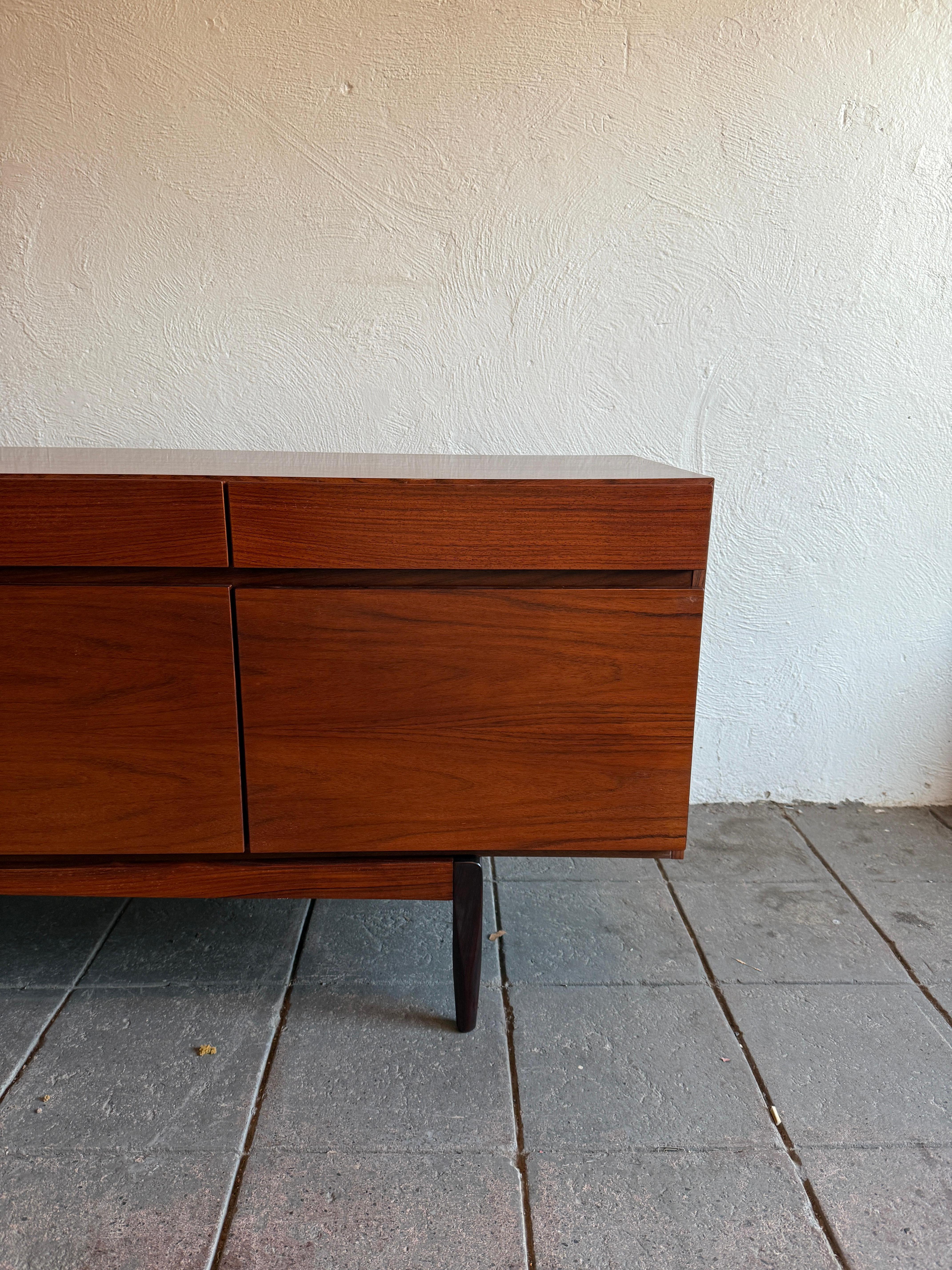 Mid century Rosewood Credenza by Ib Kofod-Larsen Faarup Møbelfabrik Model FA66 In Good Condition In BROOKLYN, NY