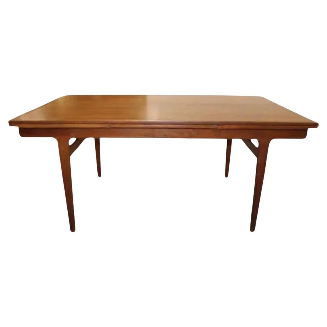 Mid century Teak Danish Modern Extension Dining Table 2 Leaves