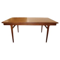 Mid century Teak Danish Modern Extension Dining Table 2 Leaves