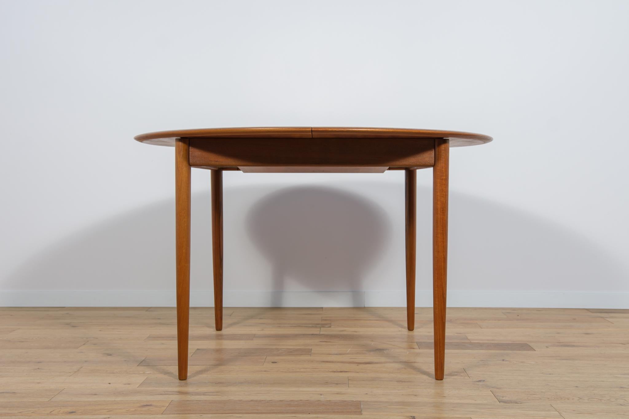 Mid-Century Modern Mid-Century Teak Danish Round Dining Table, 1970s For Sale