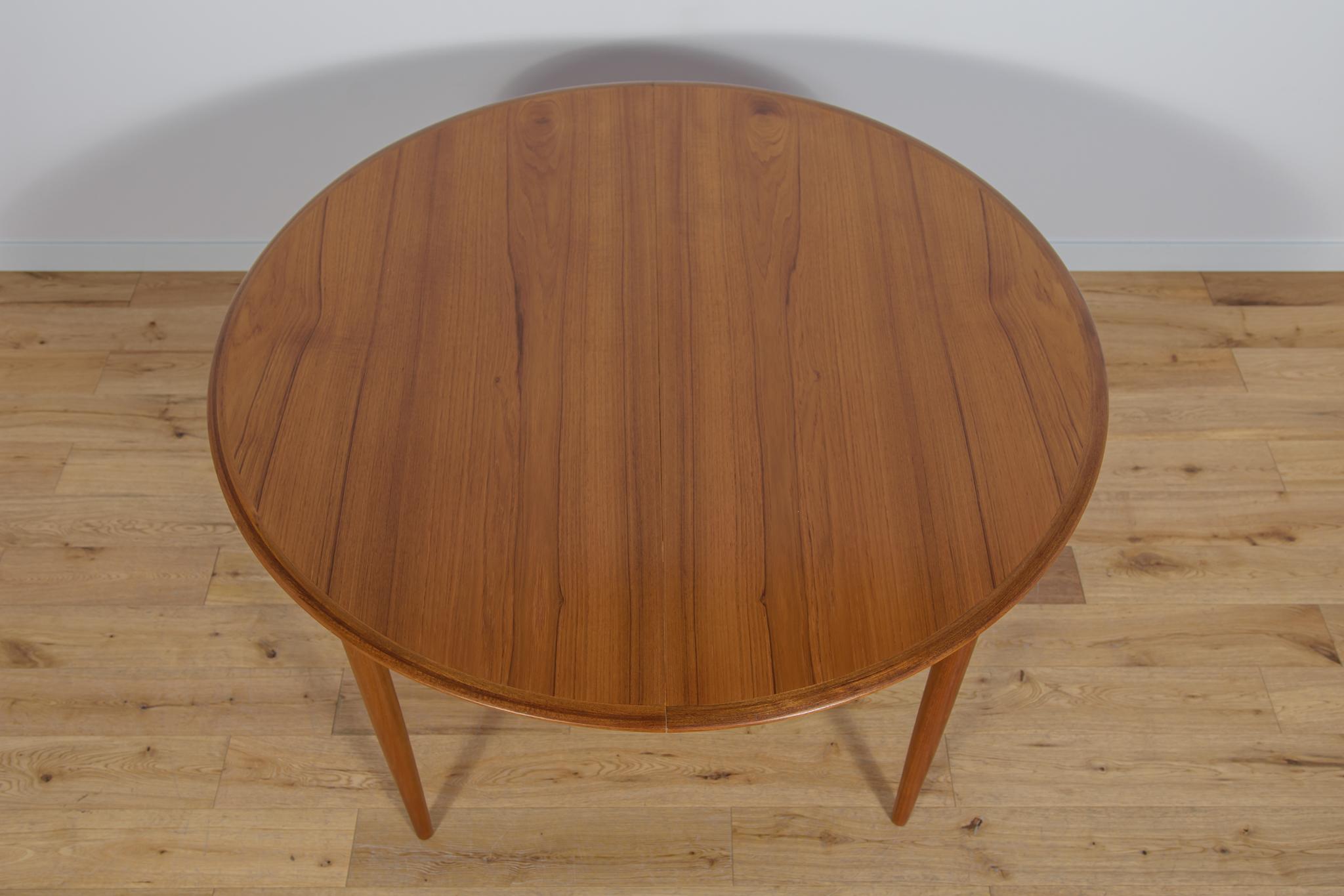 Woodwork Mid-Century Teak Danish Round Dining Table, 1970s For Sale
