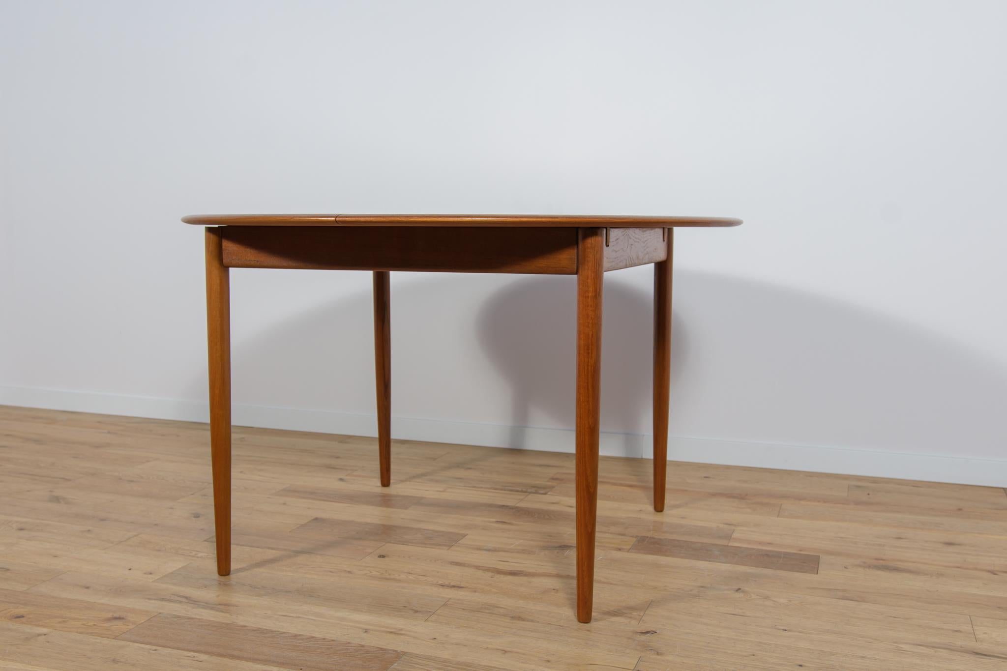 Late 20th Century Mid-Century Teak Danish Round Dining Table, 1970s For Sale