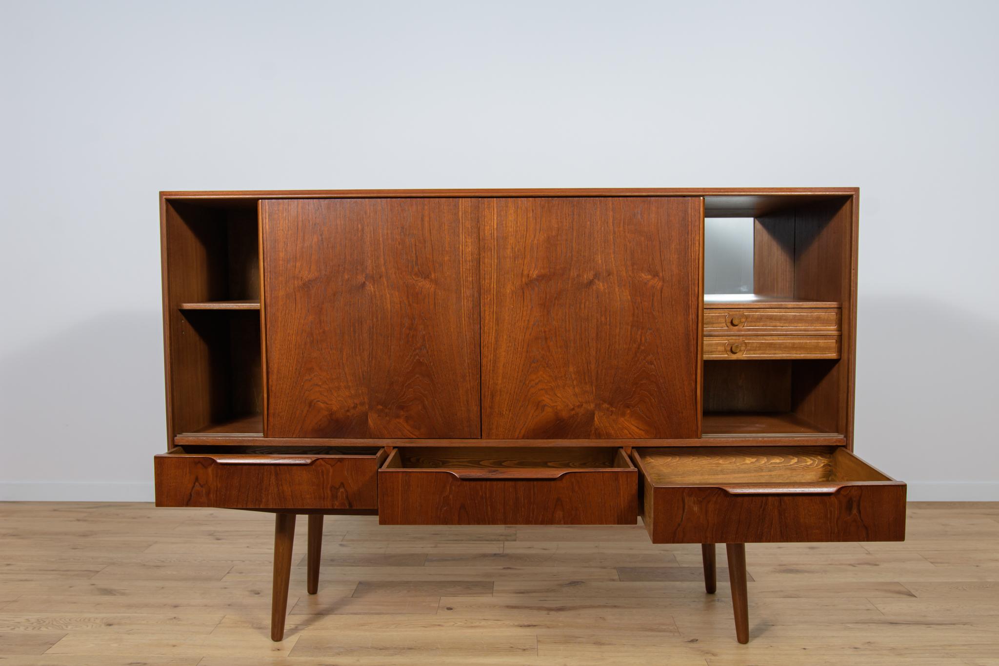 Mid Century Teak Danish Sideboard by E. W. Bach for Sejling Skabe, 1960s For Sale 1