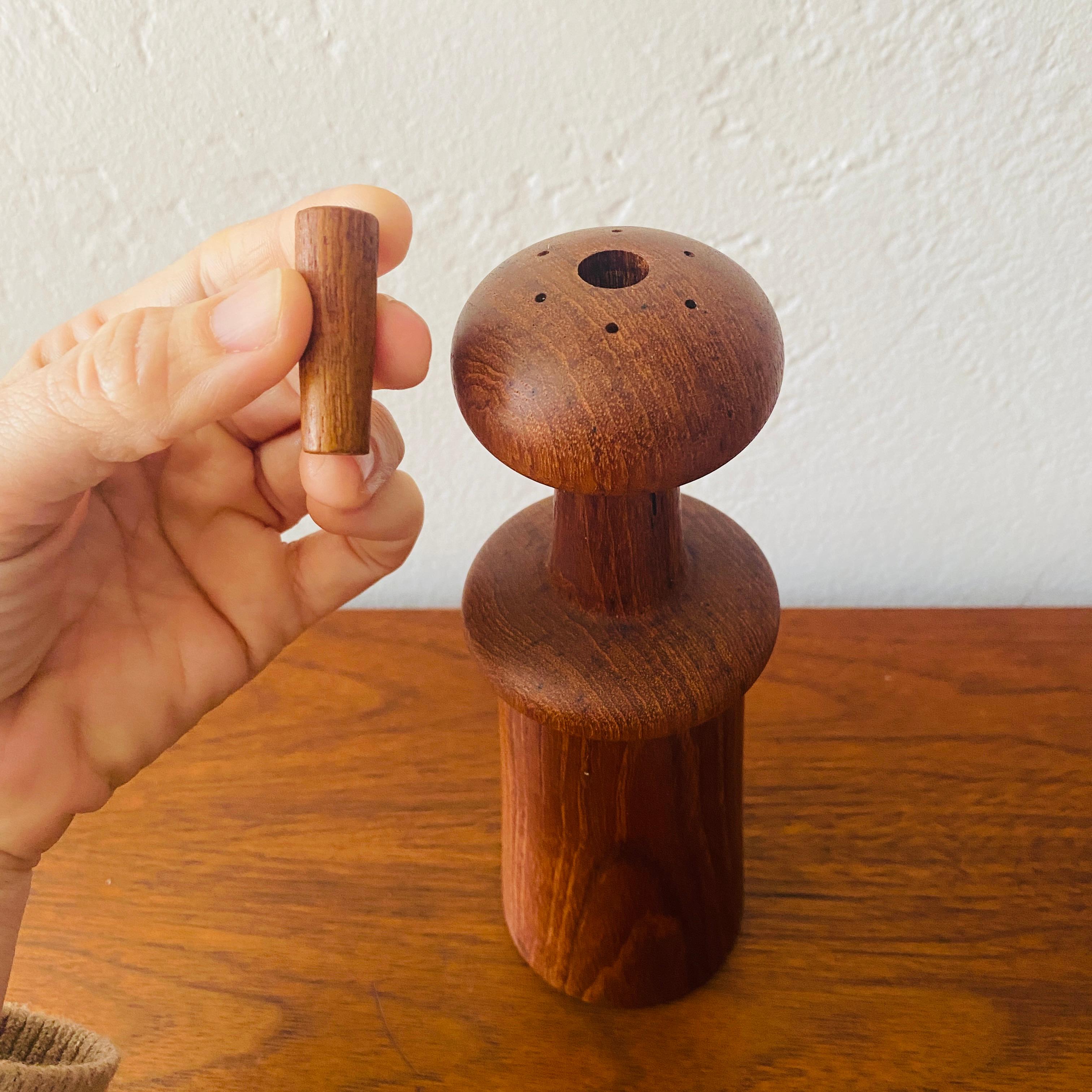 Mid Century Teak Dansk Salt and Pepper Mill by Jens H. Quistgaard 1960s In Good Condition In San Juan Capistrano, CA