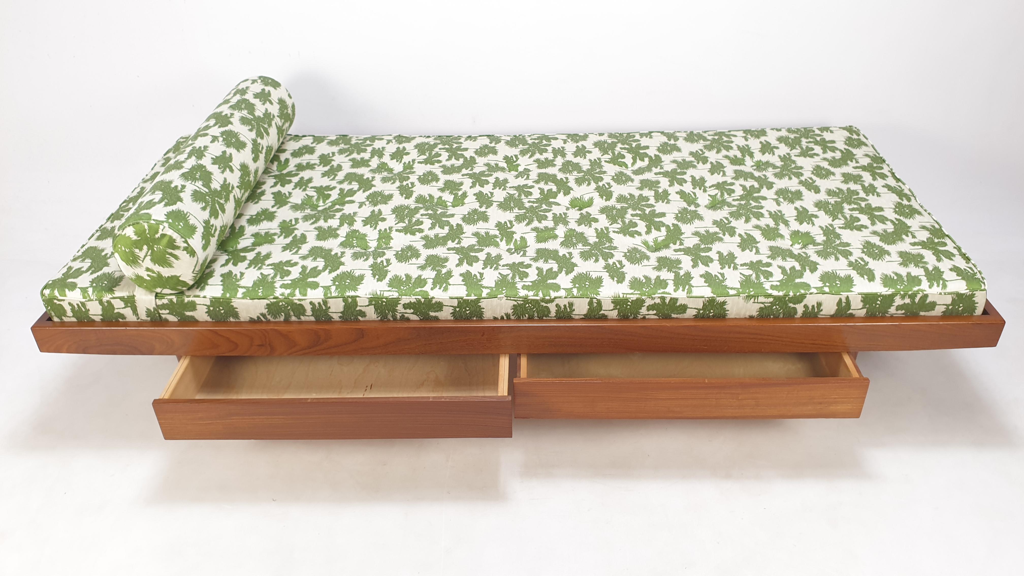 Mid Century Teak Daybed, 1960s For Sale 5