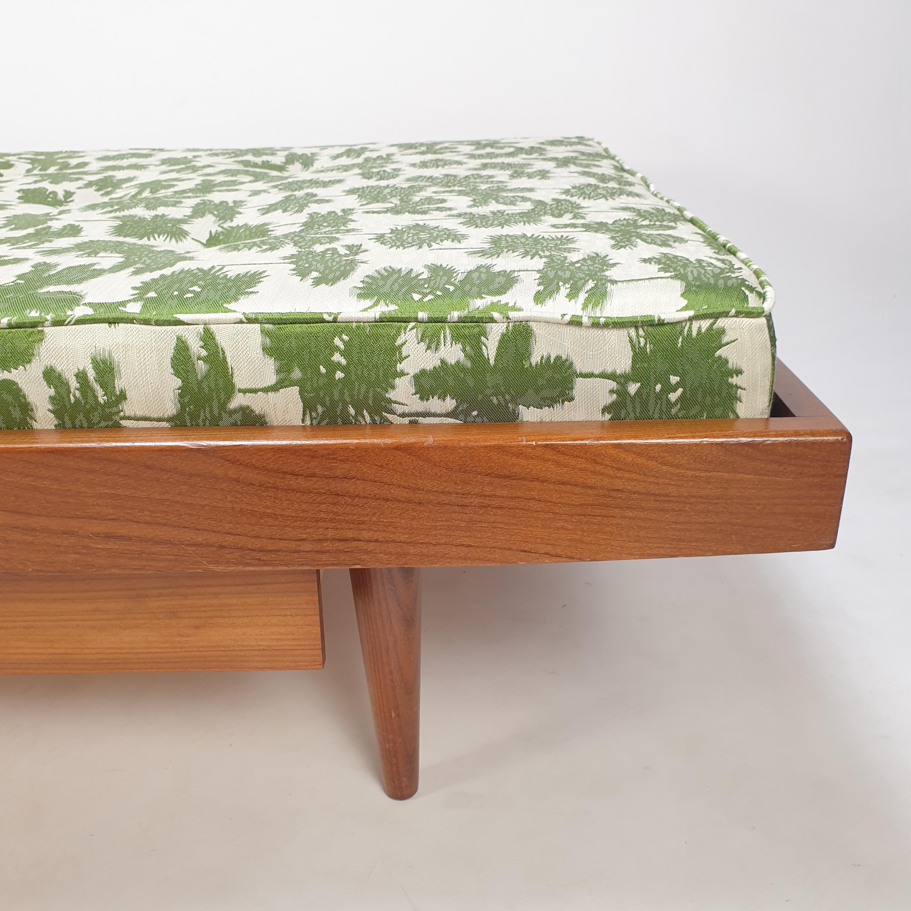 Mid Century Teak Daybed, 1960s For Sale 8