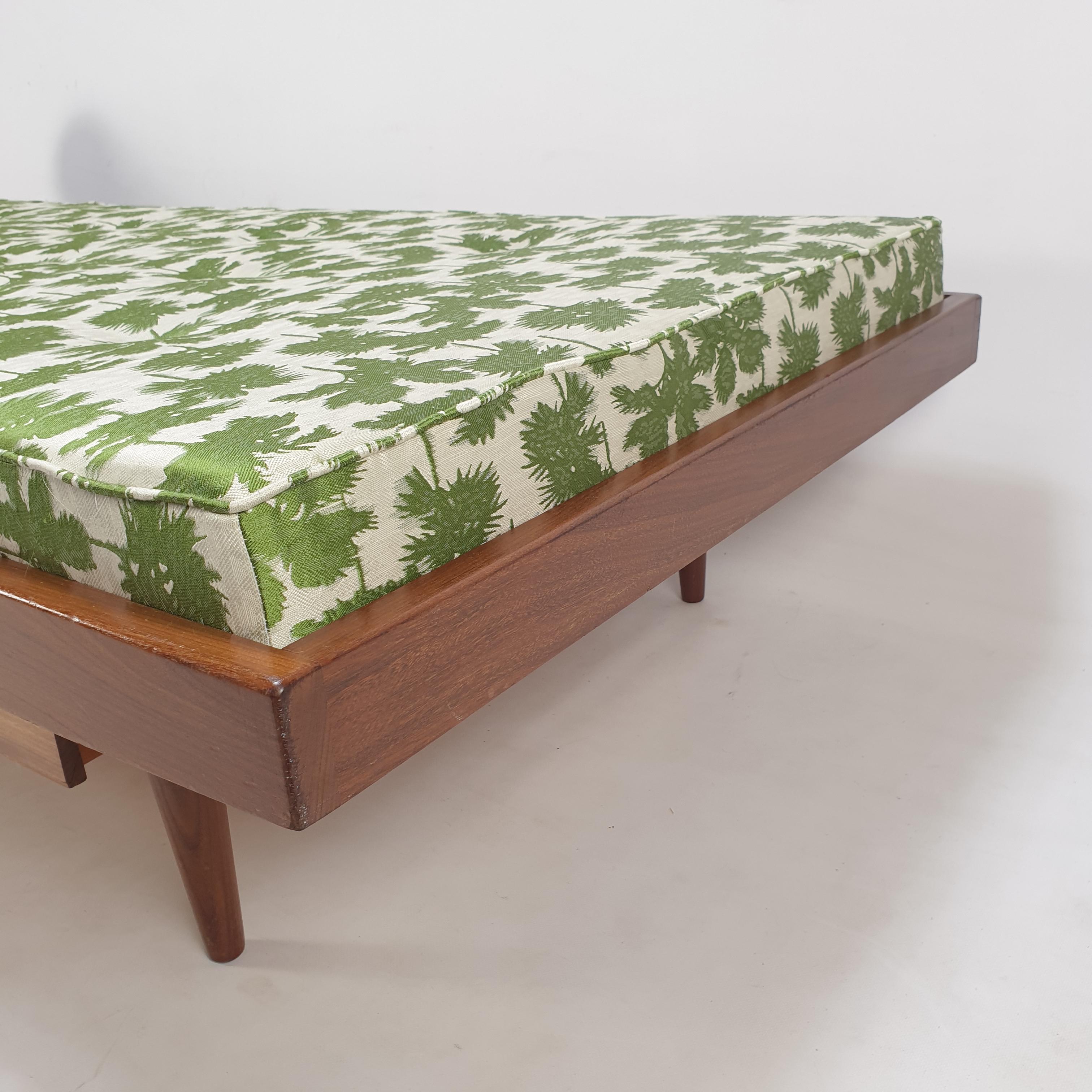 Mid Century Teak Daybed, 1960s For Sale 9