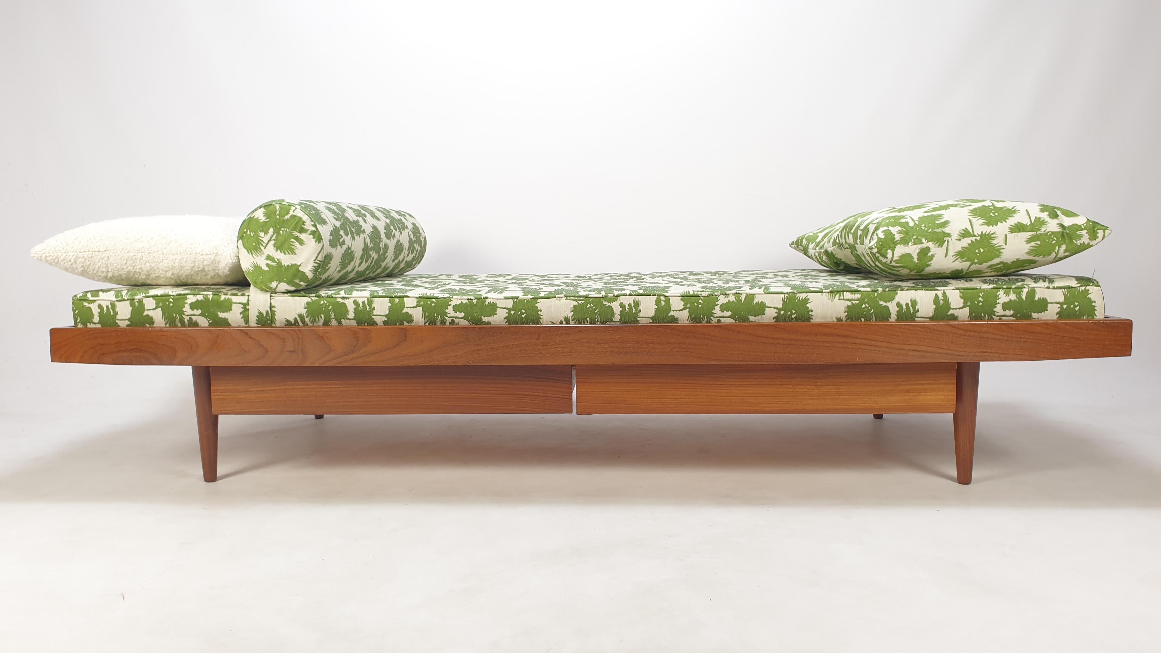 Mid-20th Century Mid Century Teak Daybed, 1960s For Sale