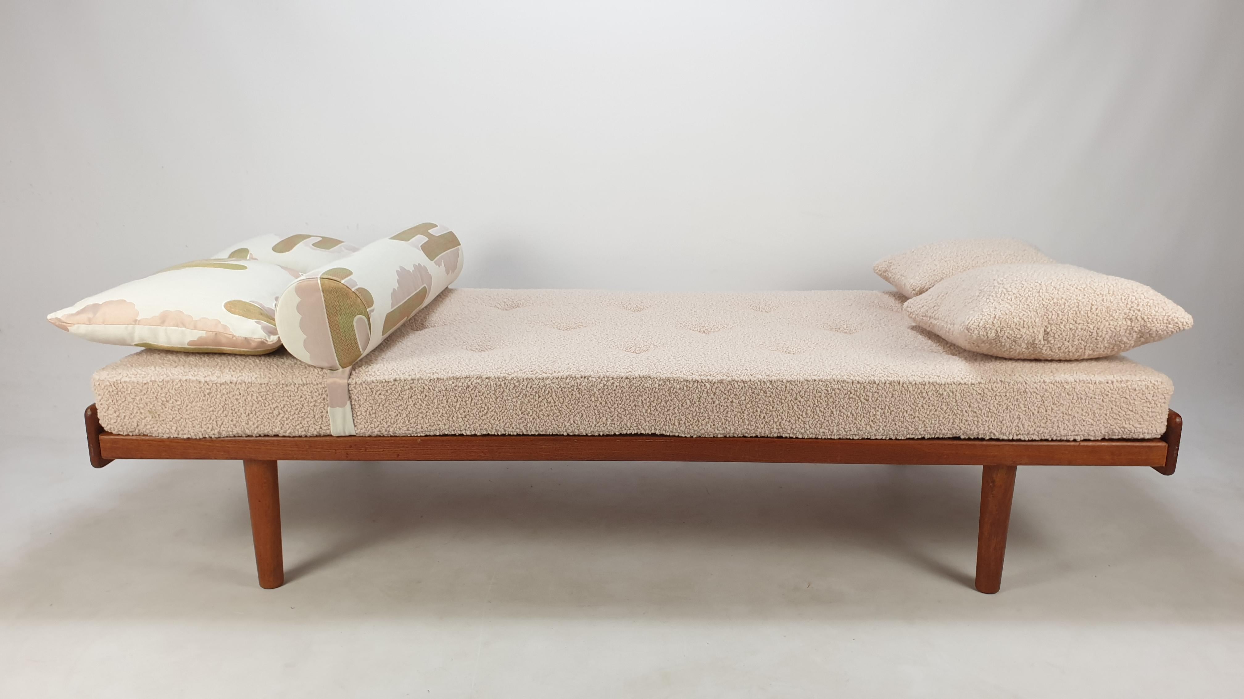 Cama de día de teca de mediados de siglo, años 60 en Excelente estado para la venta en Oud Beijerland, NL