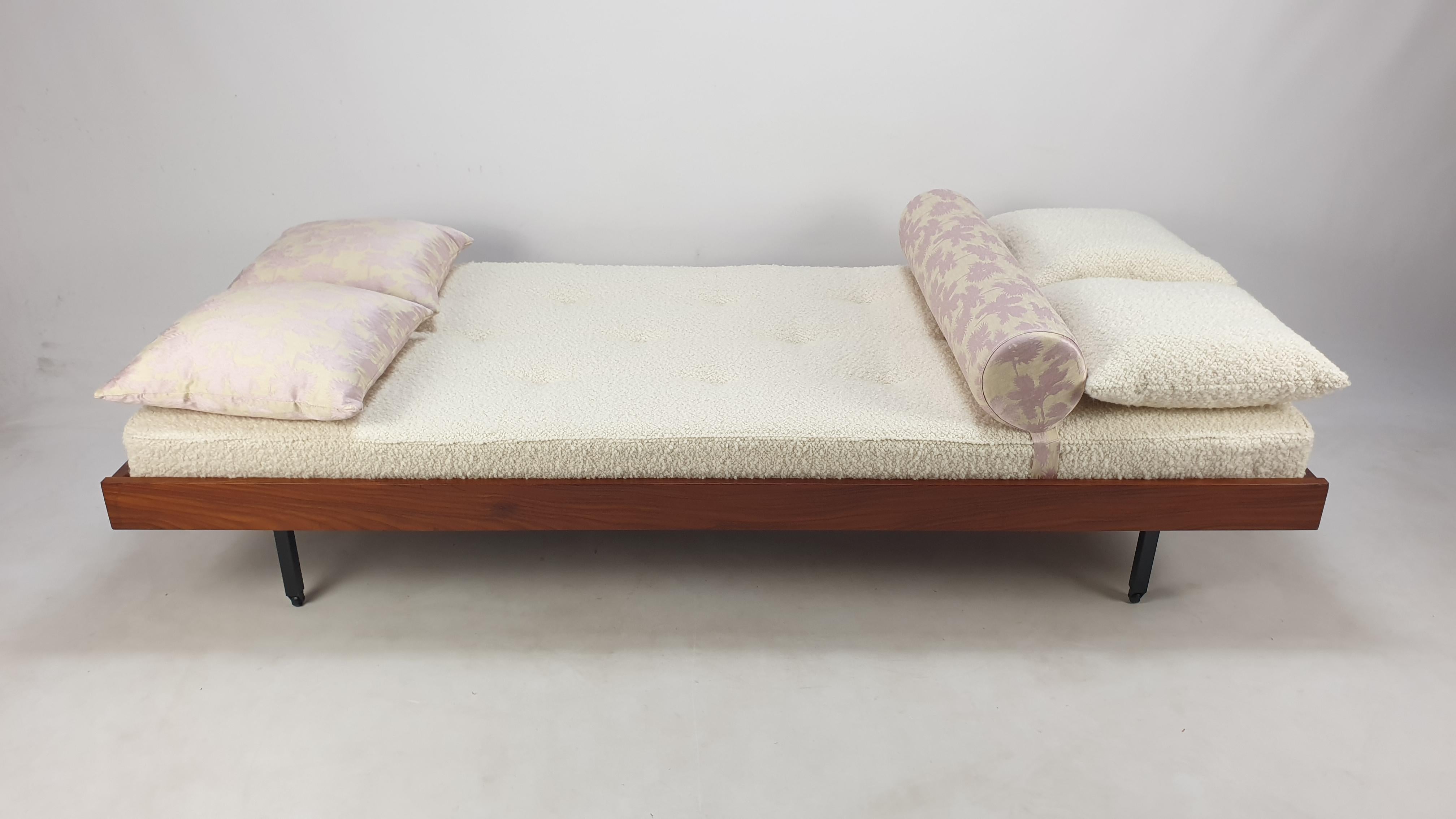 Mid Century Teak Daybed with Dedar Cushions, 1960s For Sale 4
