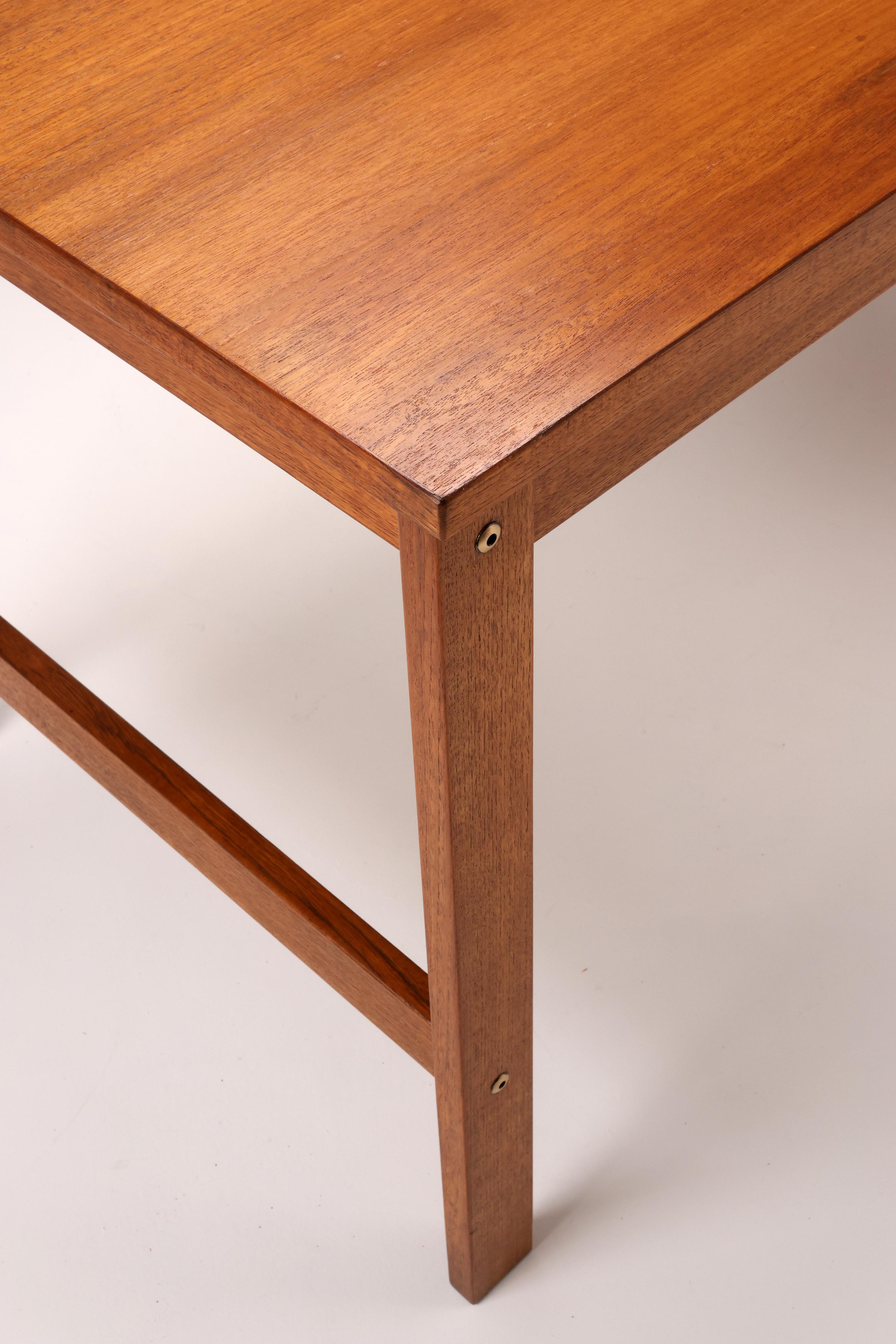 Scrivania in teak di metà secolo, anni '60 in vendita 5