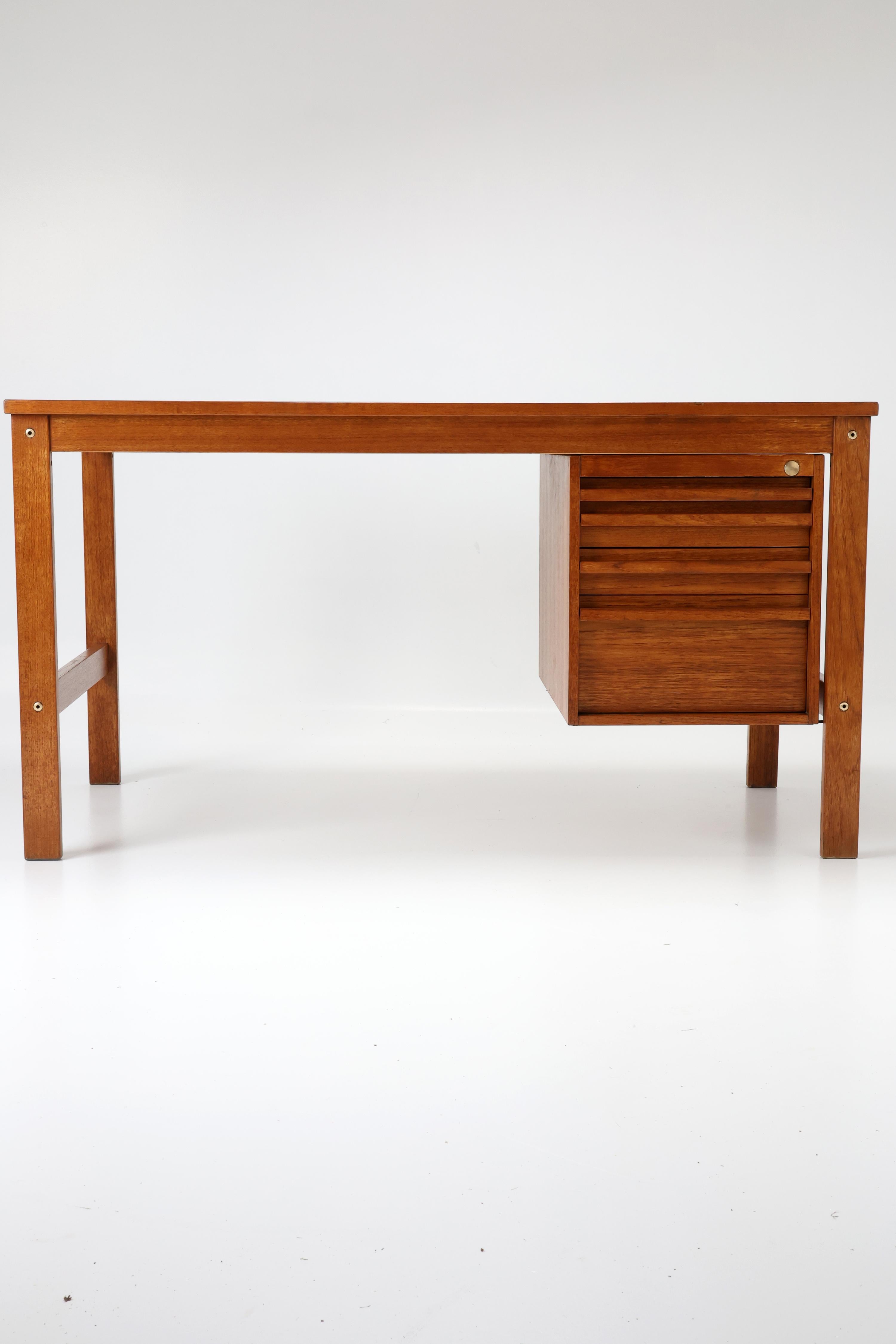 Danese Scrivania in teak di metà secolo, anni '60 in vendita