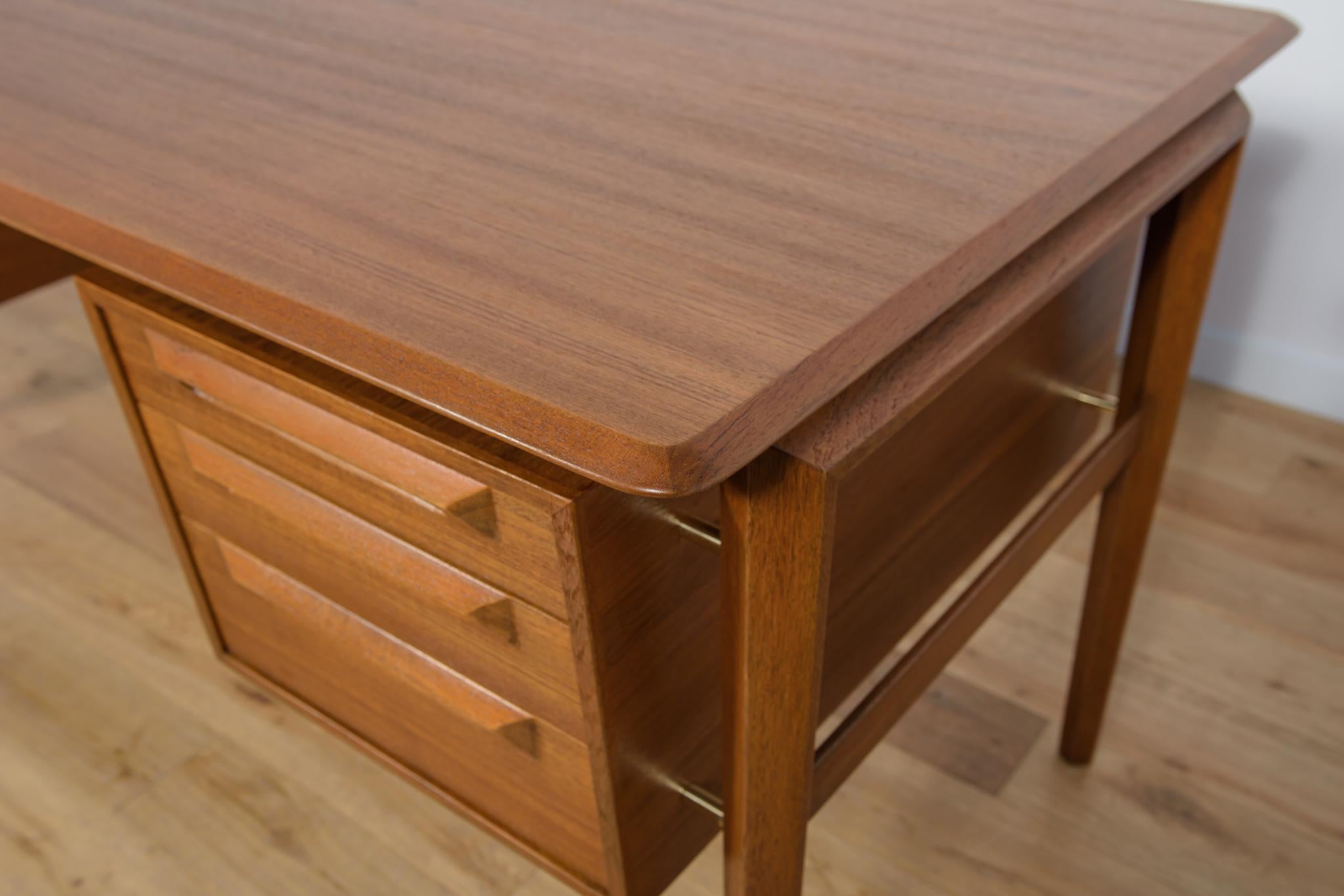 Scrivania in teak di metà secolo di I.B Kofod-Larsen per Seffle Möbelfabrik, Svezia, anni '50 in vendita 8
