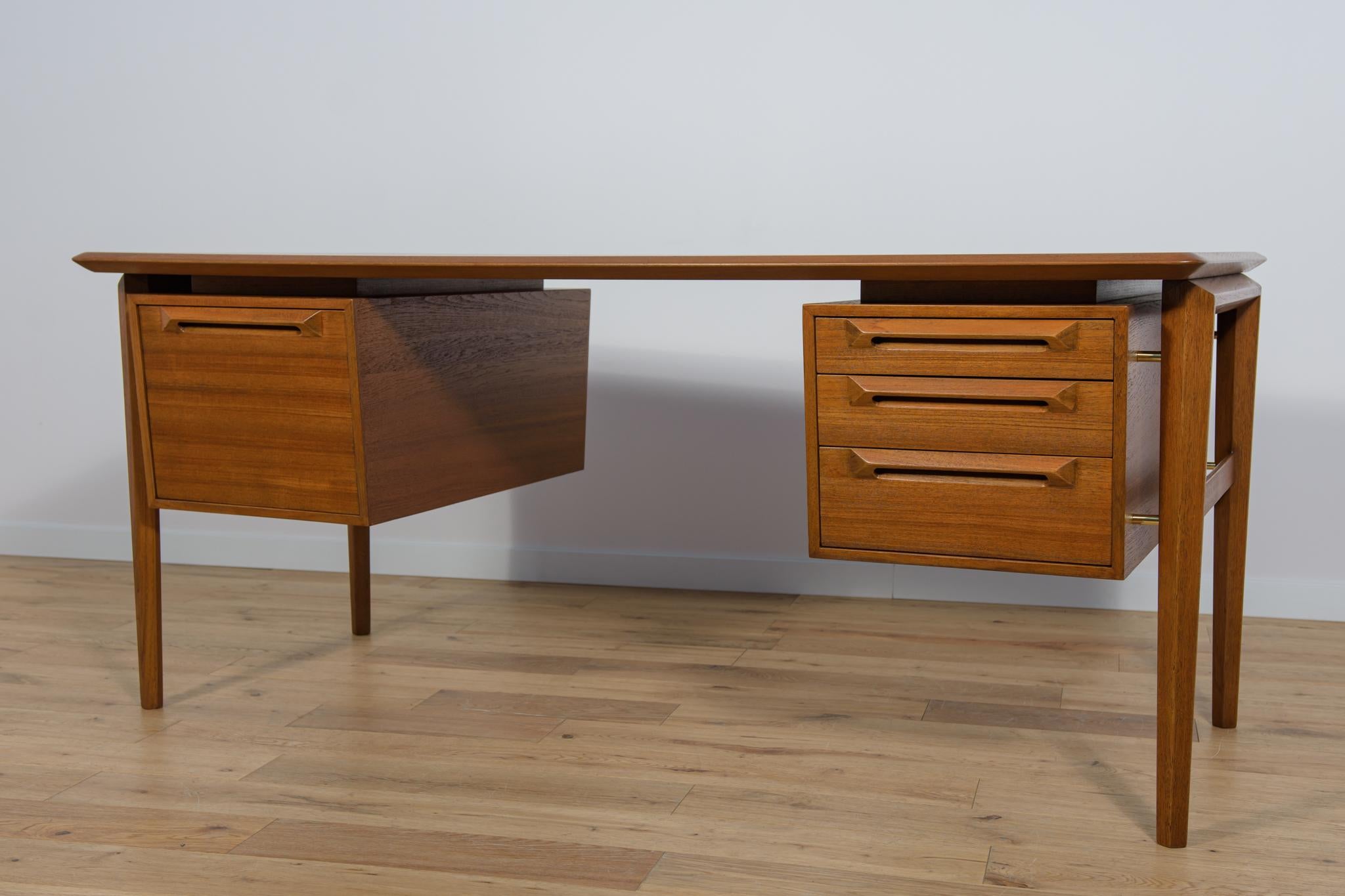 Woodwork Mid-Century Teak Desk by I.B Kofod-Larsen for Seffle Möbelfabrik, Sweden, 1950s For Sale