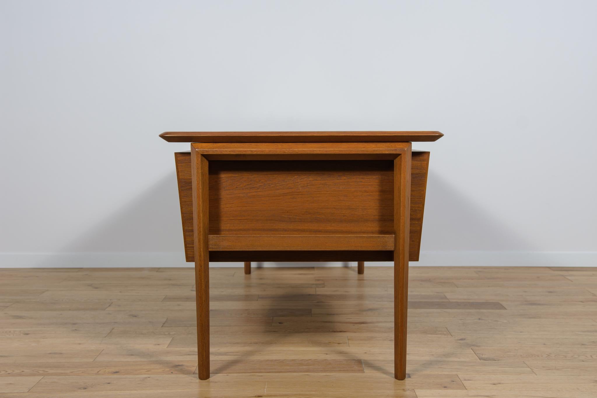 Metà XX secolo Scrivania in teak di metà secolo di I.B Kofod-Larsen per Seffle Möbelfabrik, Svezia, anni '50 in vendita