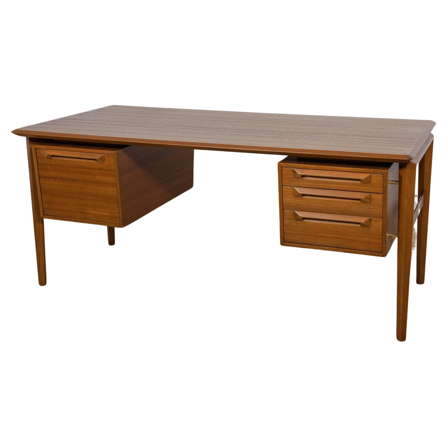 Mid-Century Teak Desk by I.B Kofod-Larsen for Seffle Möbelfabrik, Sweden, 1950s For Sale