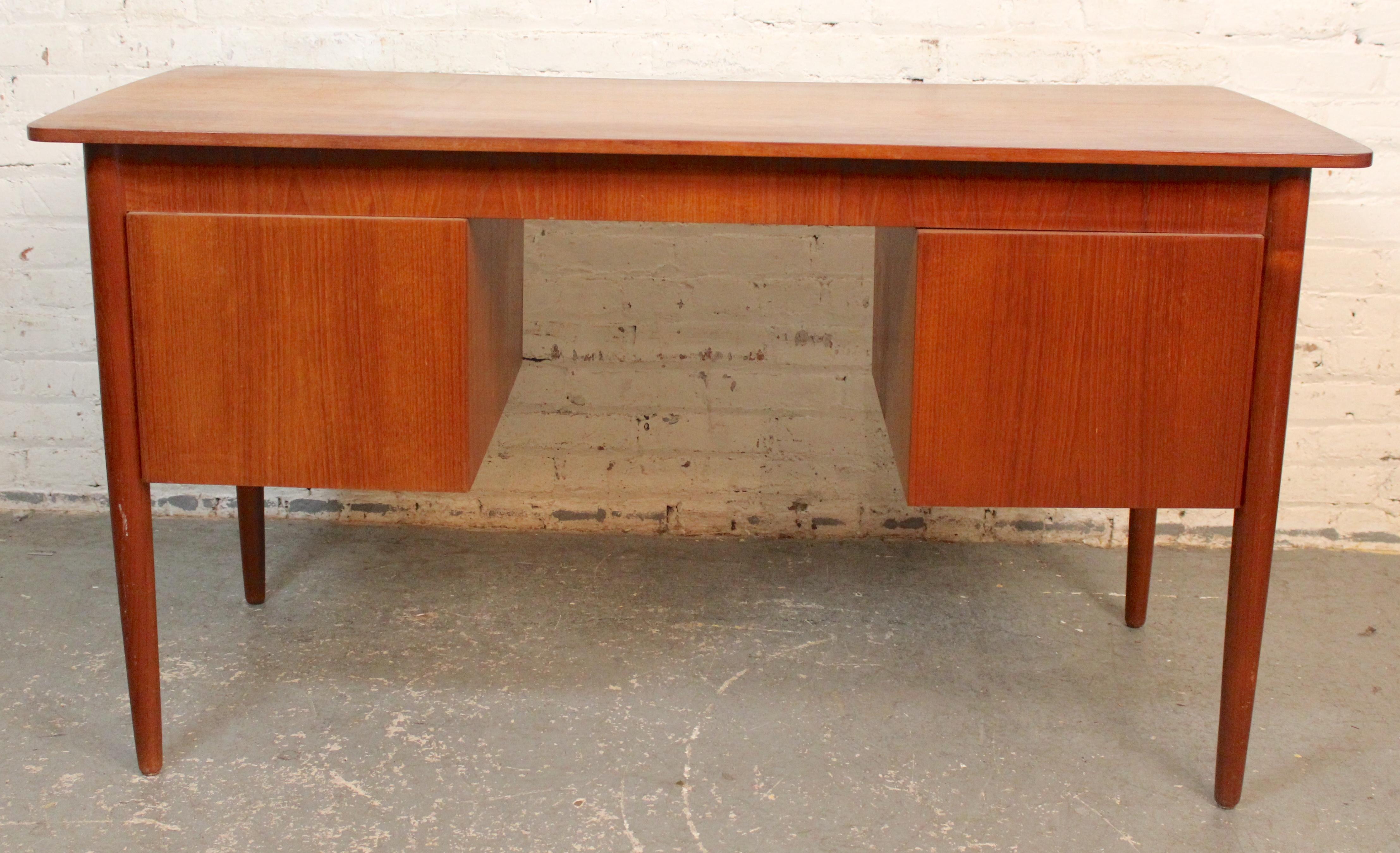 Mid-Century Teak Desk by Maurice Villency For Sale 8